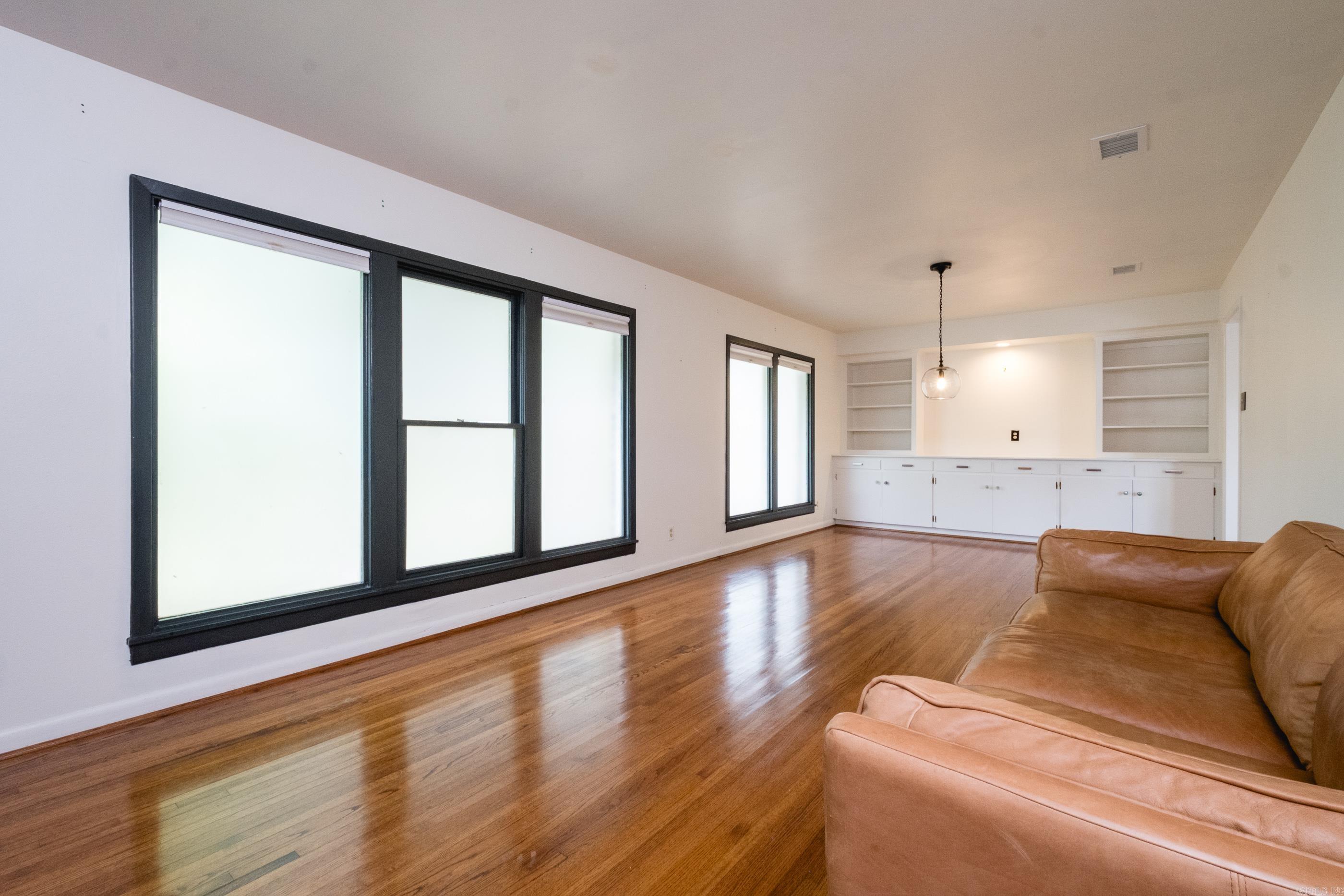 PLAZA HEIGHTS - Residential