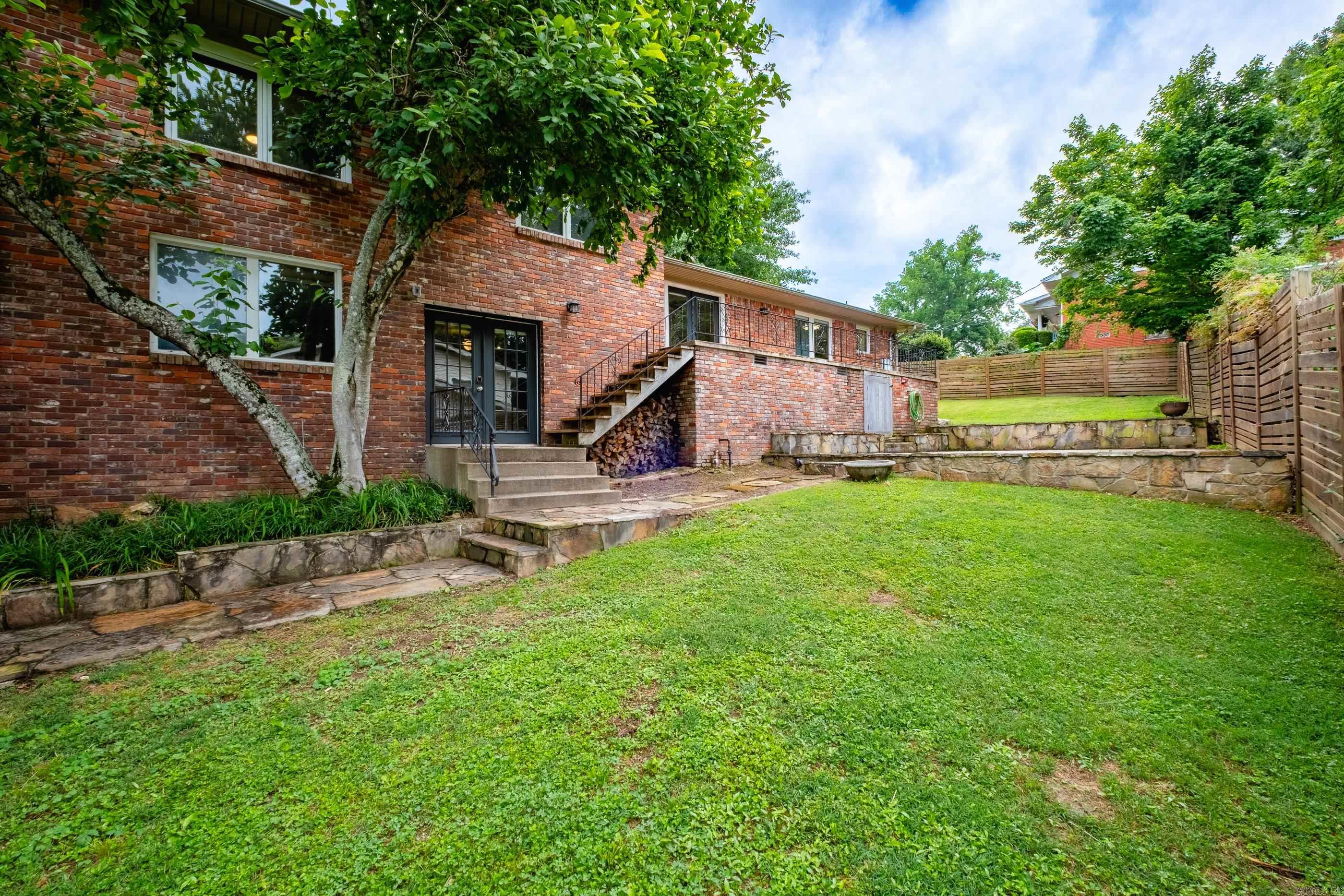 PLAZA HEIGHTS - Residential