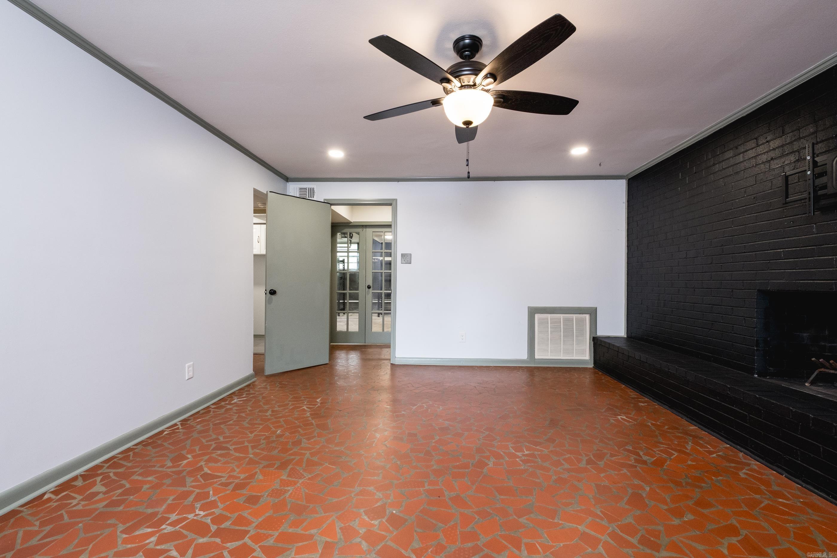 PLAZA HEIGHTS - Residential