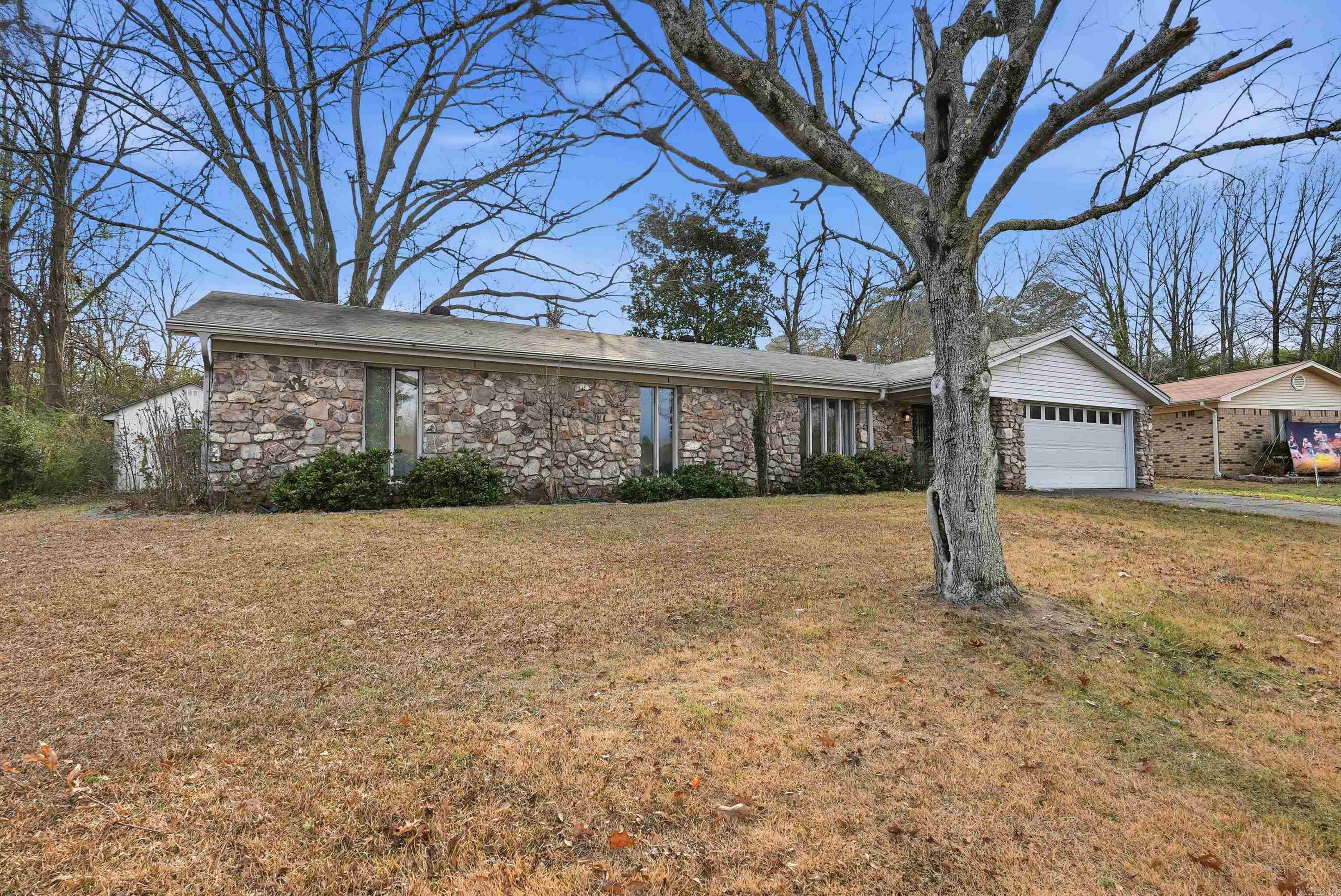 BLOOMFIELD HILLS - Residential