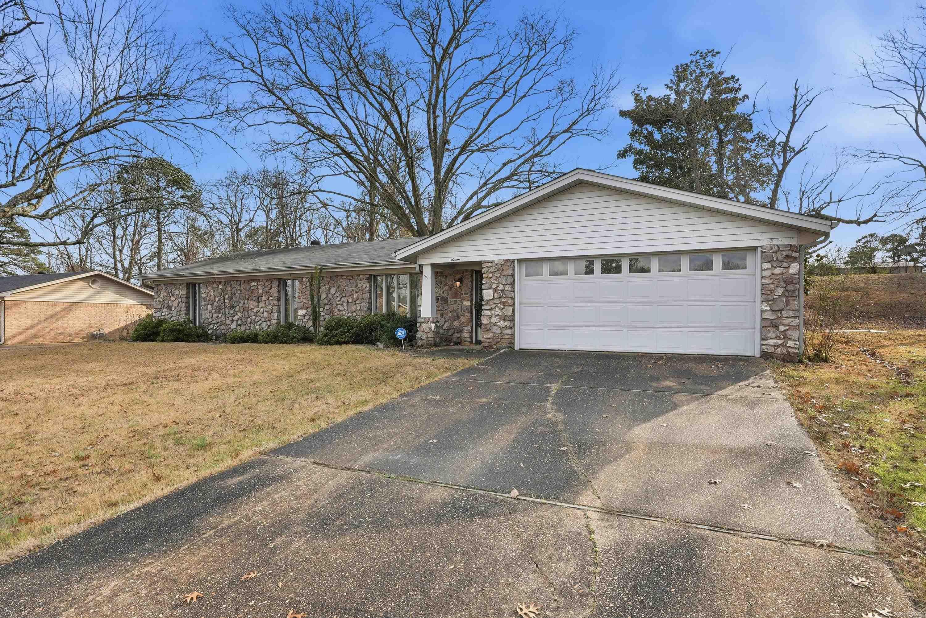 BLOOMFIELD HILLS - Residential