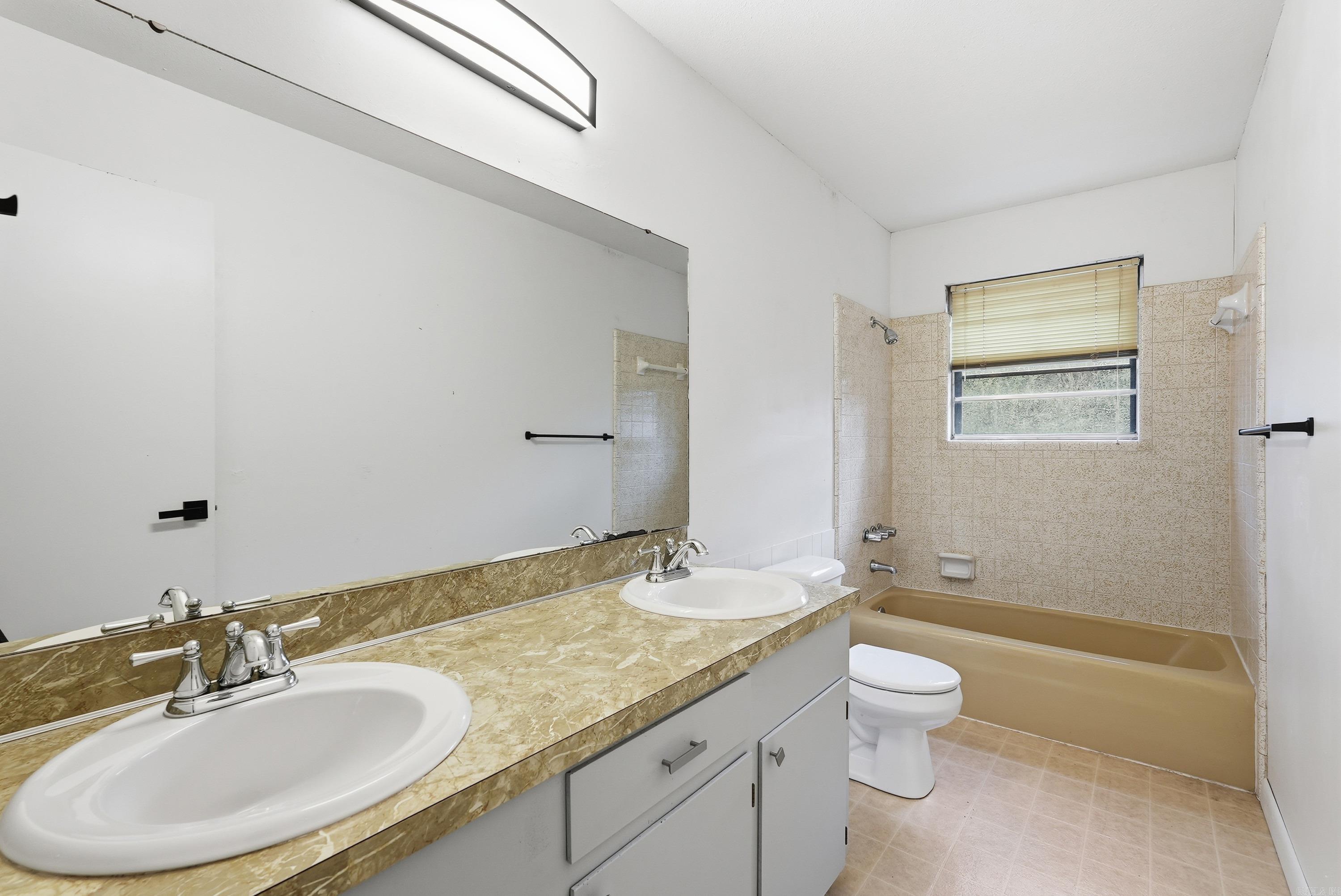 BLOOMFIELD HILLS - Residential