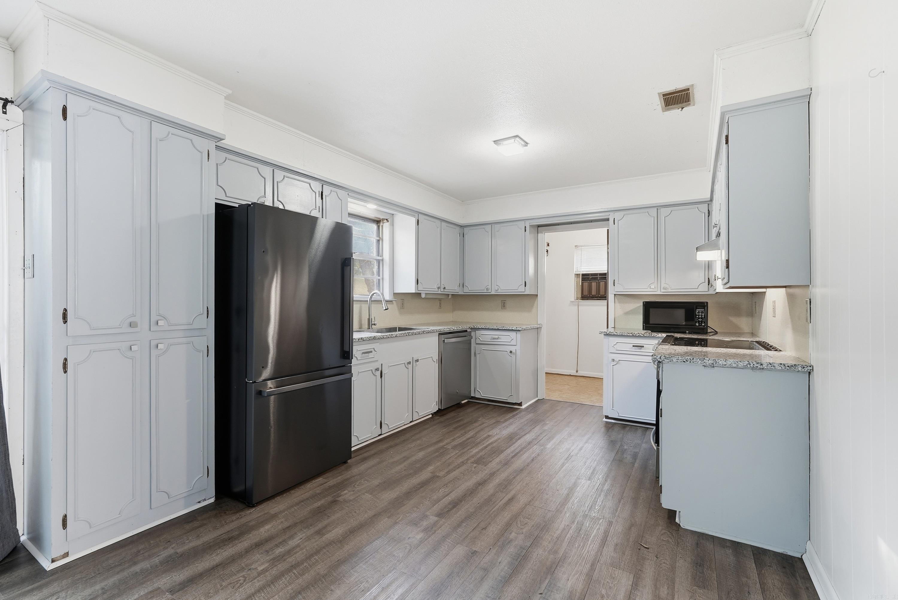 BLOOMFIELD HILLS - Residential