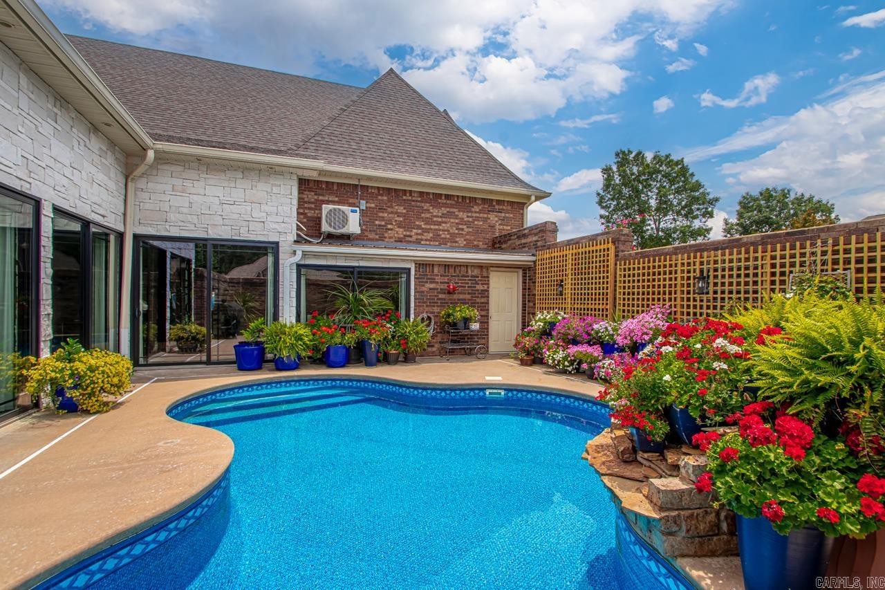 WESTPOINTE - Residential