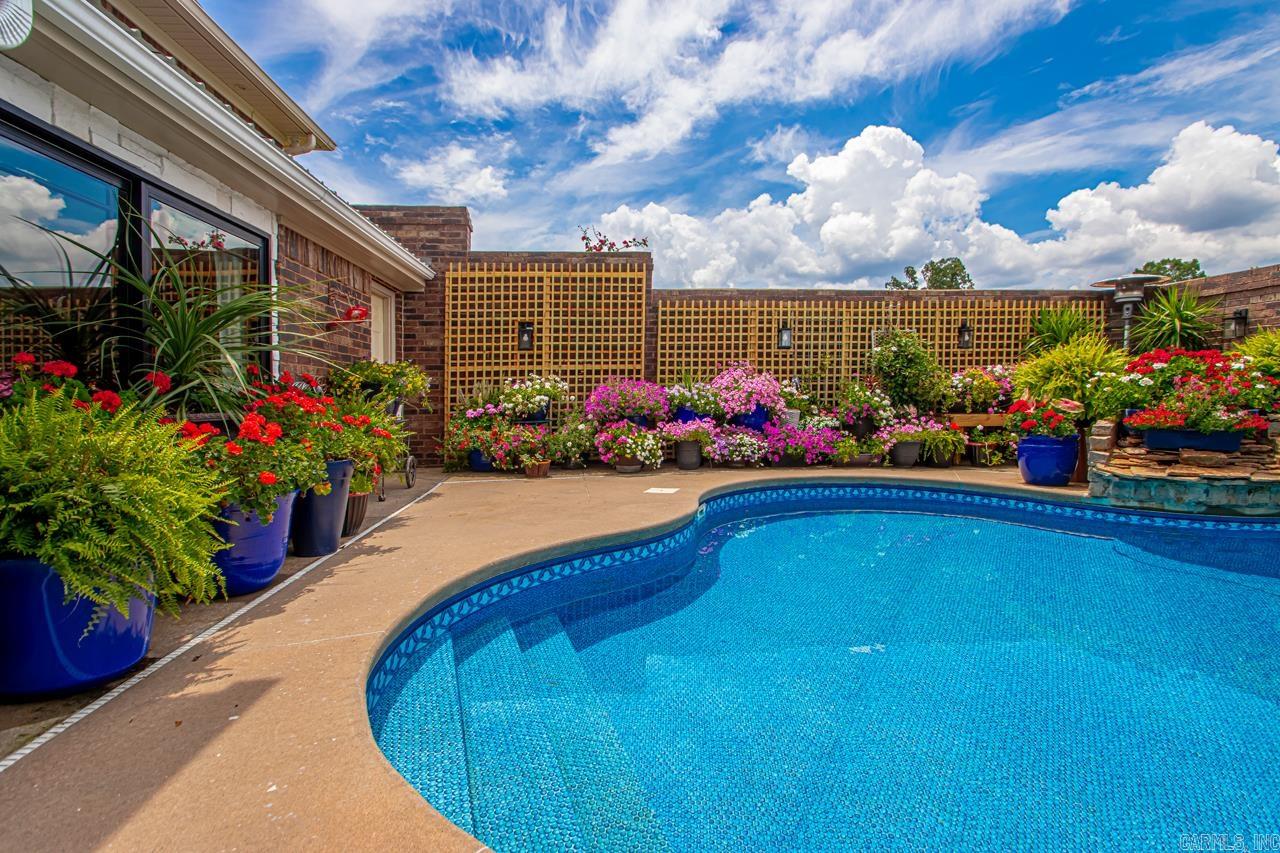 WESTPOINTE - Residential