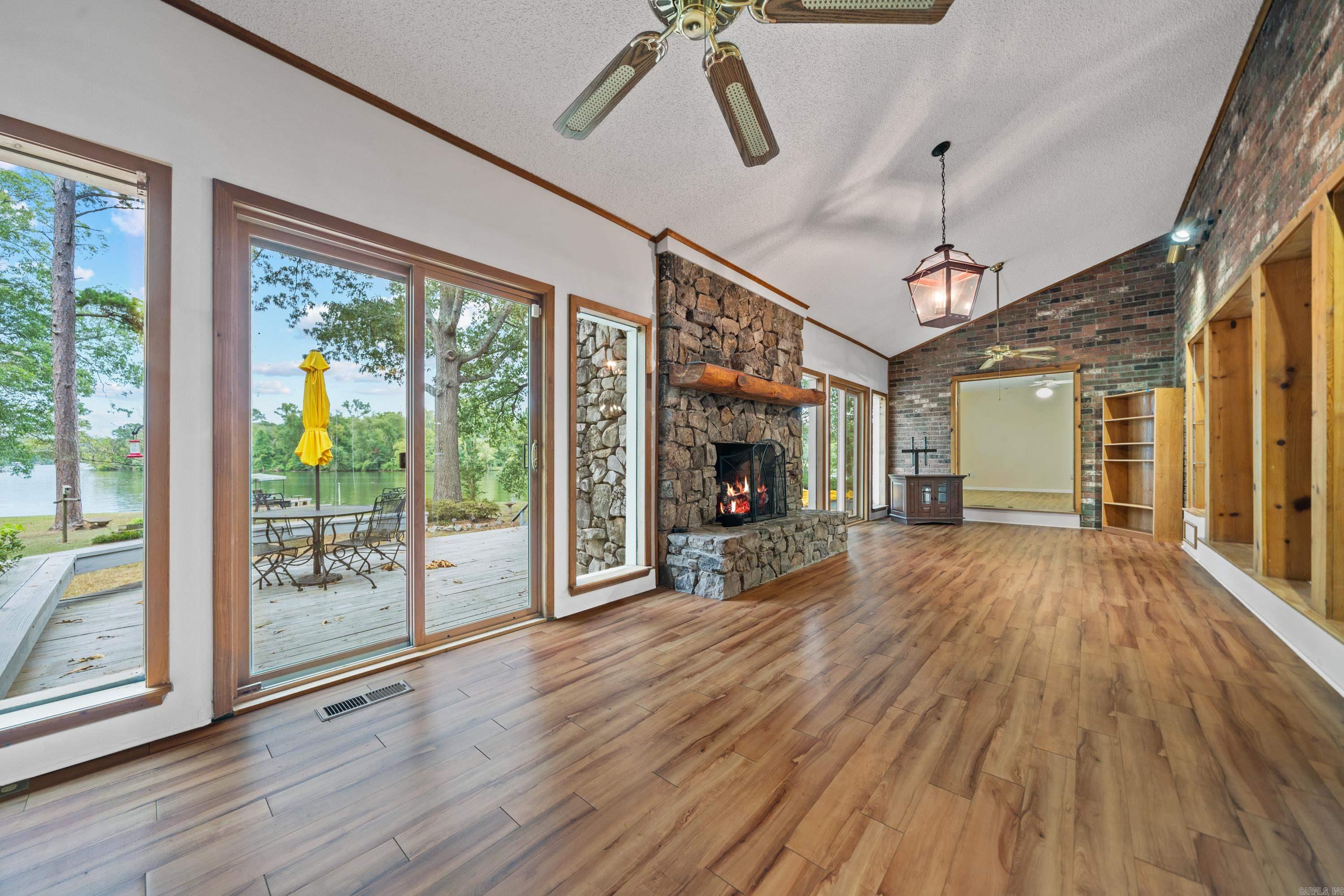 PARK SHORES - Residential