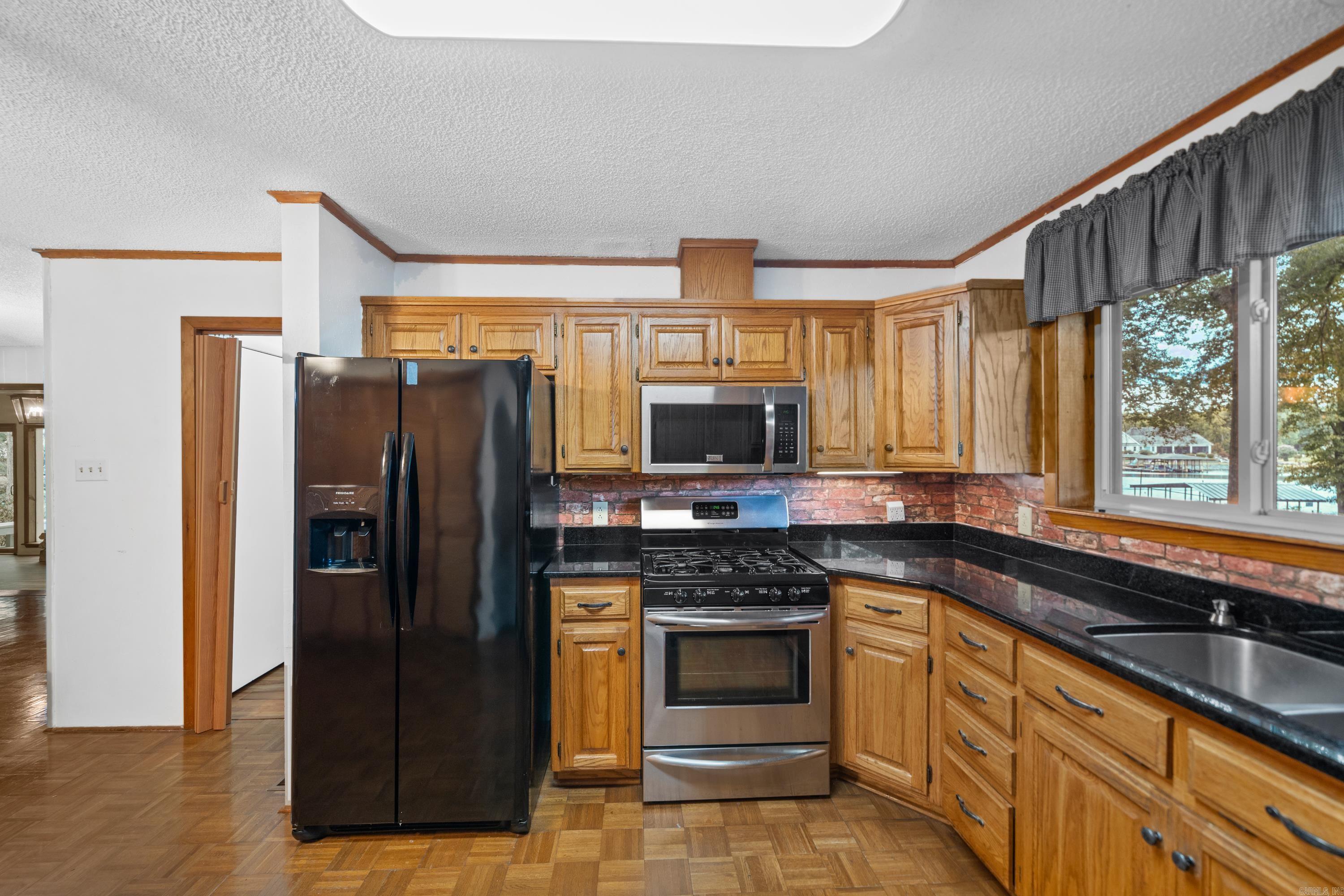 PARK SHORES - Residential