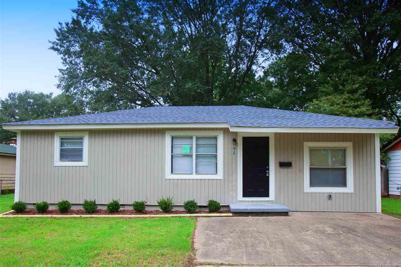Cozy 3bd/1ba in North Little Rock that is waiting for you to call home! Luxury vinyl flooring in living spaces and carpet in bedrooms. Great yard space ideal for anyone with kids or pets. This property is managed by Hoffman Team so beware of scammers - we will never ask you to Cashapp us money. The lease for this property is for 18 months to 2 years with a 3% increase after the first year. Income must be 3x the amount of rent per month unless you have a housing voucher. Deposit, first monthās rent, and the $50 administration fee due before move in.