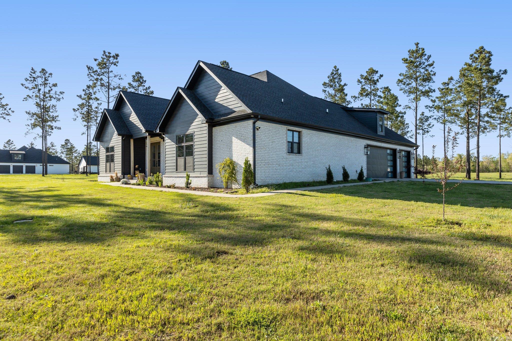 EAGLE RIDGE ESTATES - Residential