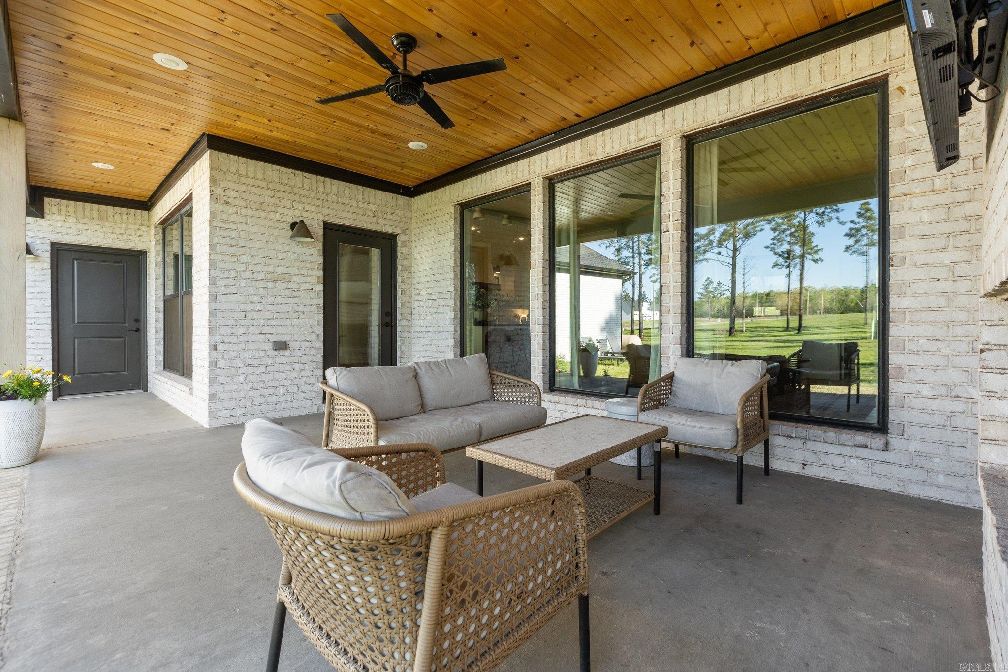 EAGLE RIDGE ESTATES - Residential