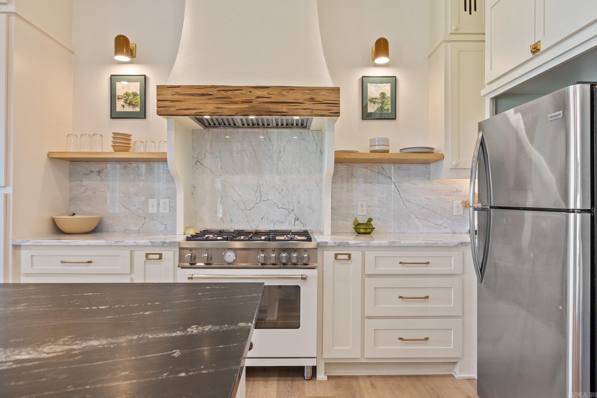 EAGLE RIDGE ESTATES - Residential