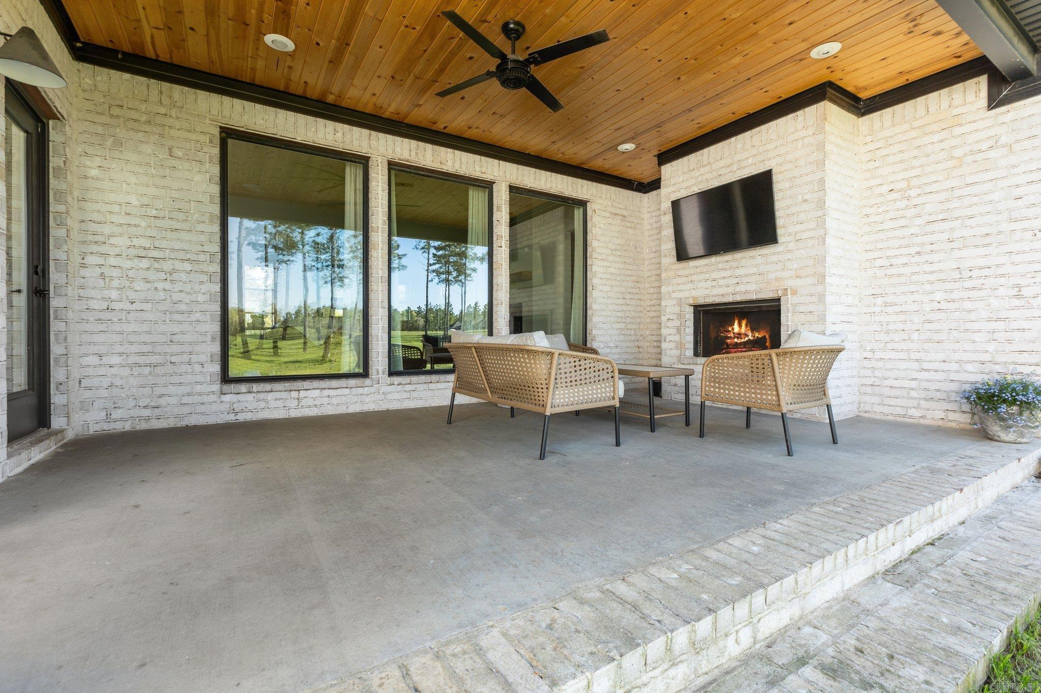 EAGLE RIDGE ESTATES - Residential