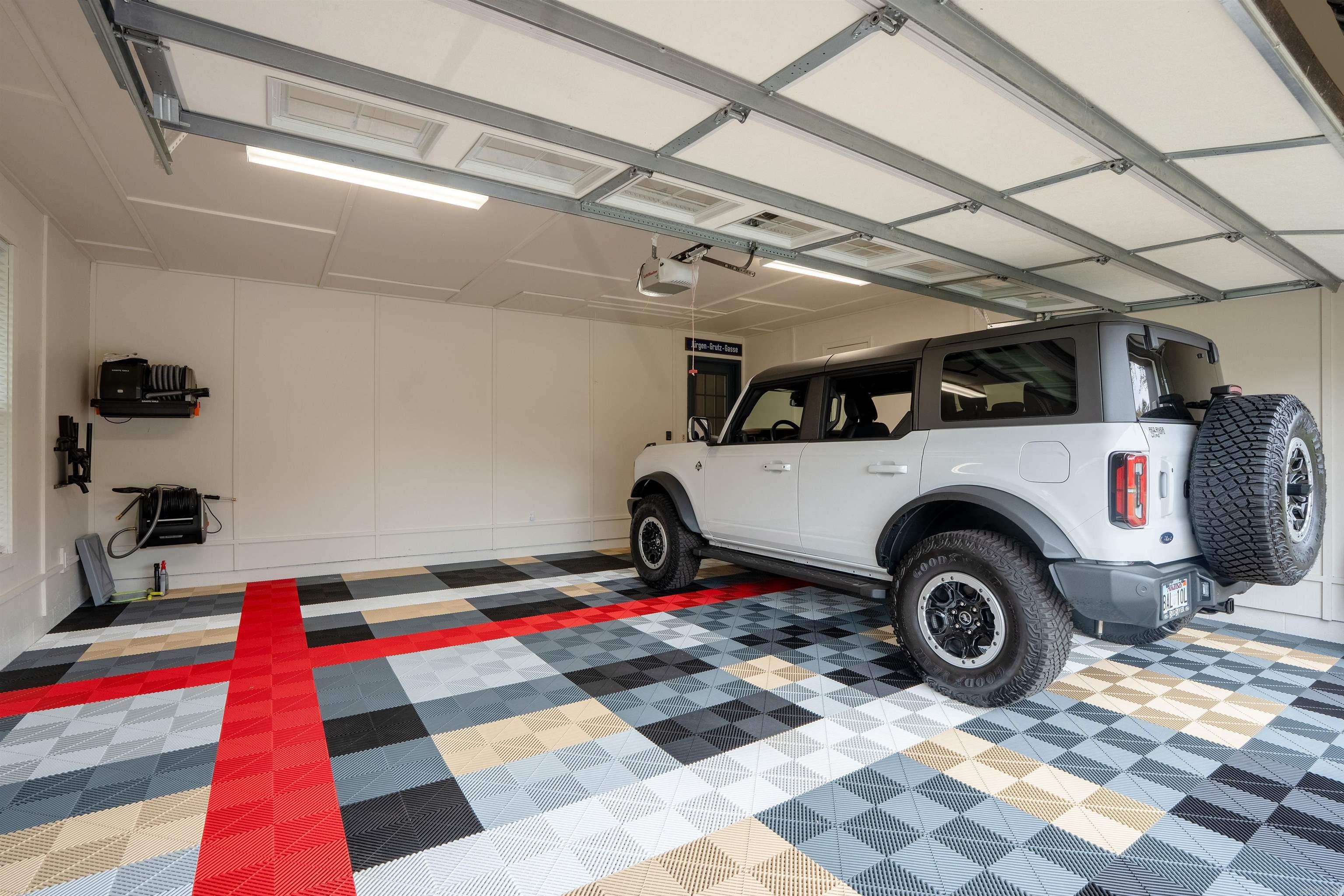 COUNTRY CLUB EAST ADD (SEARCY) - Residential