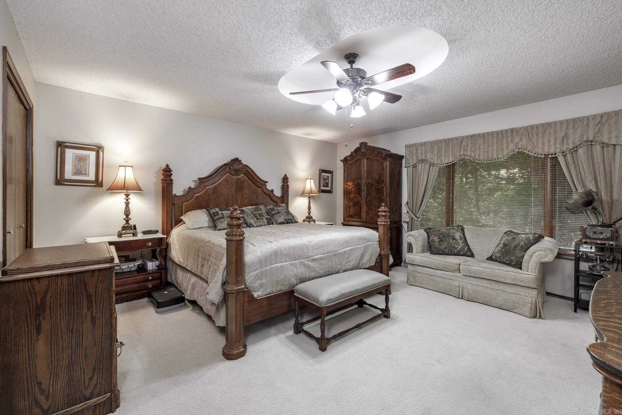 Villa Alegre Courts - Residential