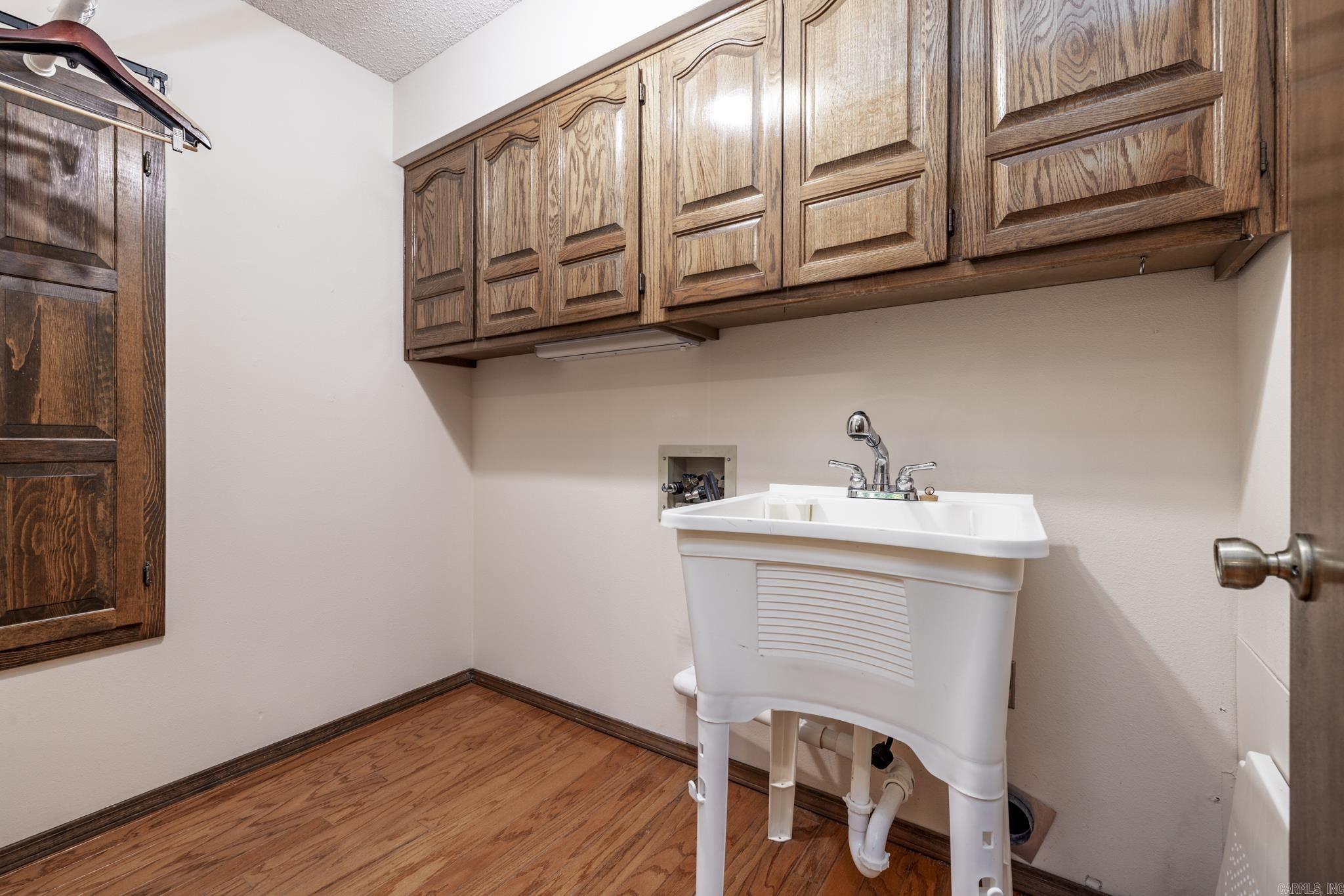 Villa Alegre Courts - Residential