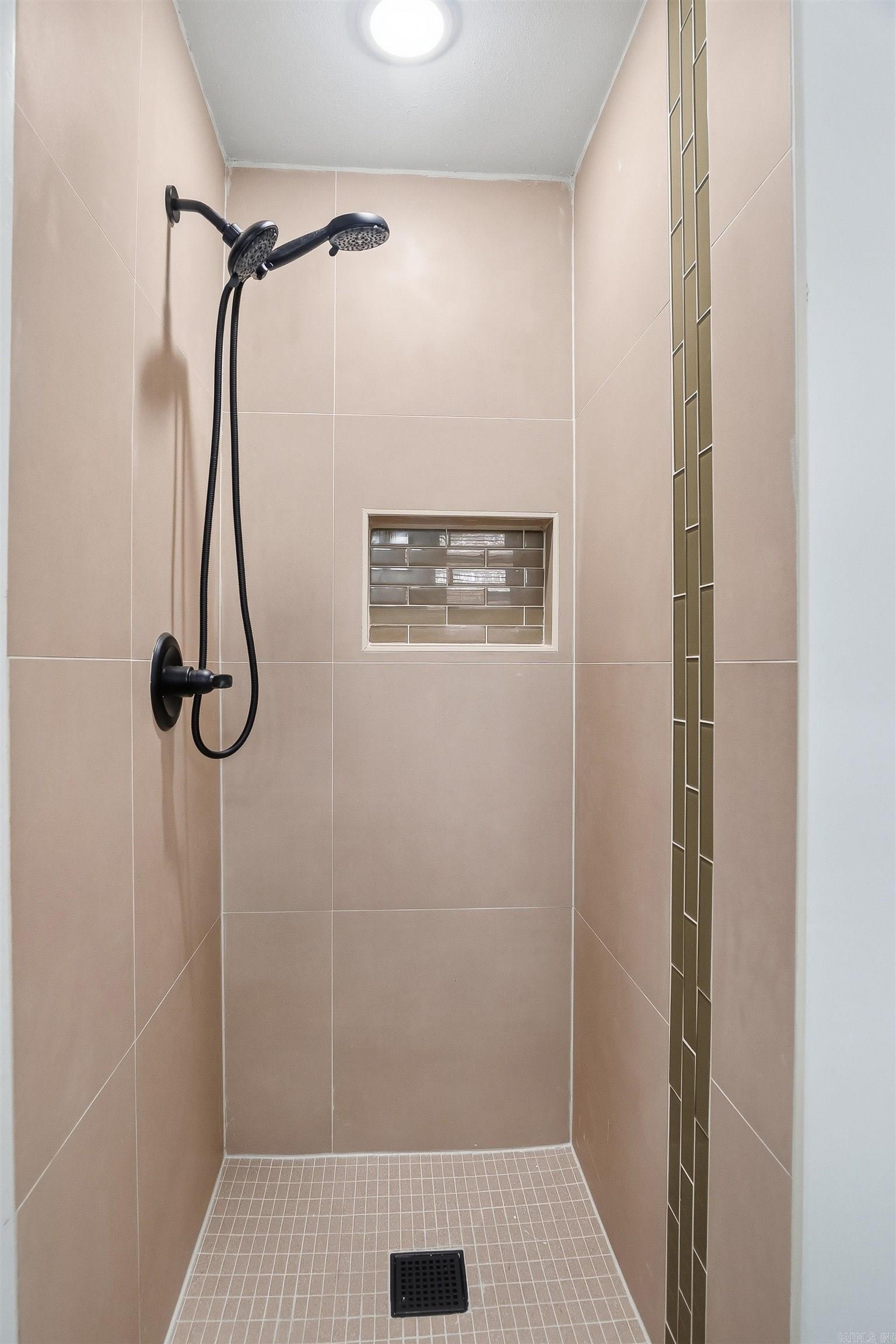 INDIAN HILLS - Residential