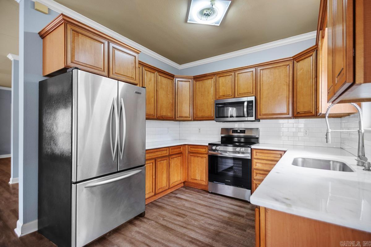 WISTERIA VINEYARD - Residential