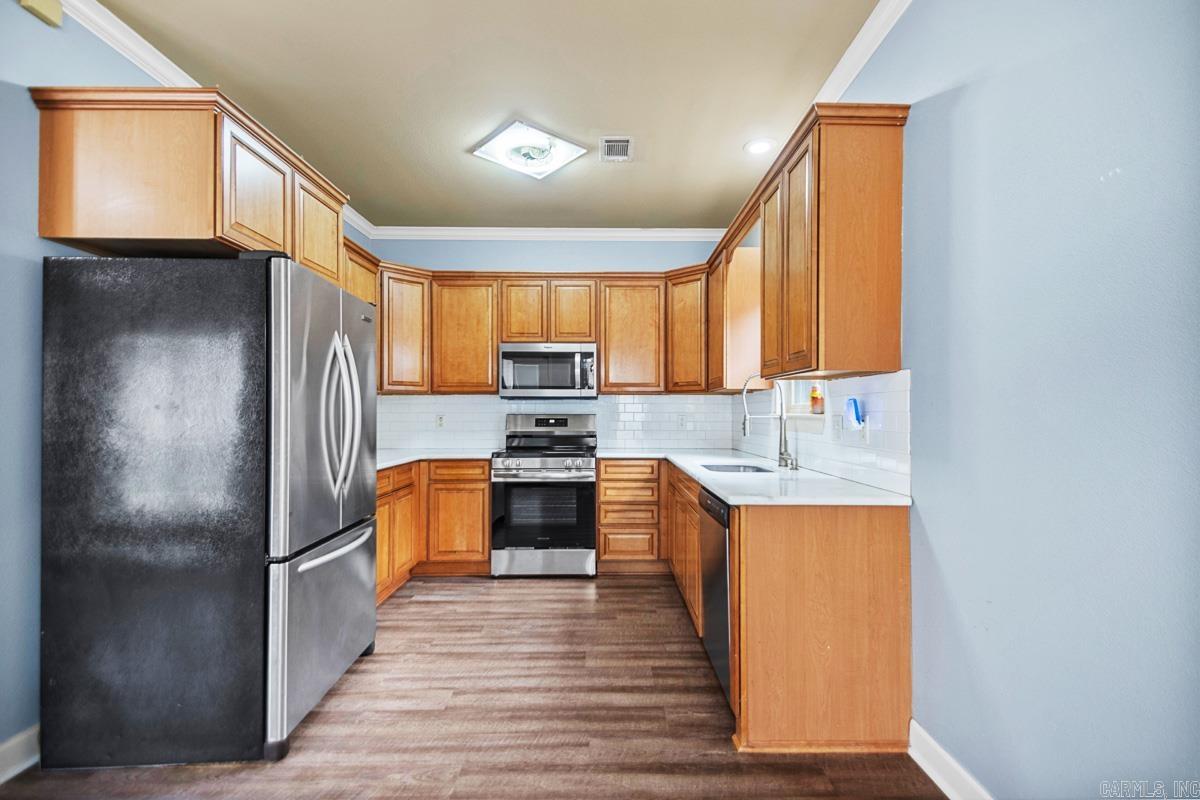 WISTERIA VINEYARD - Residential