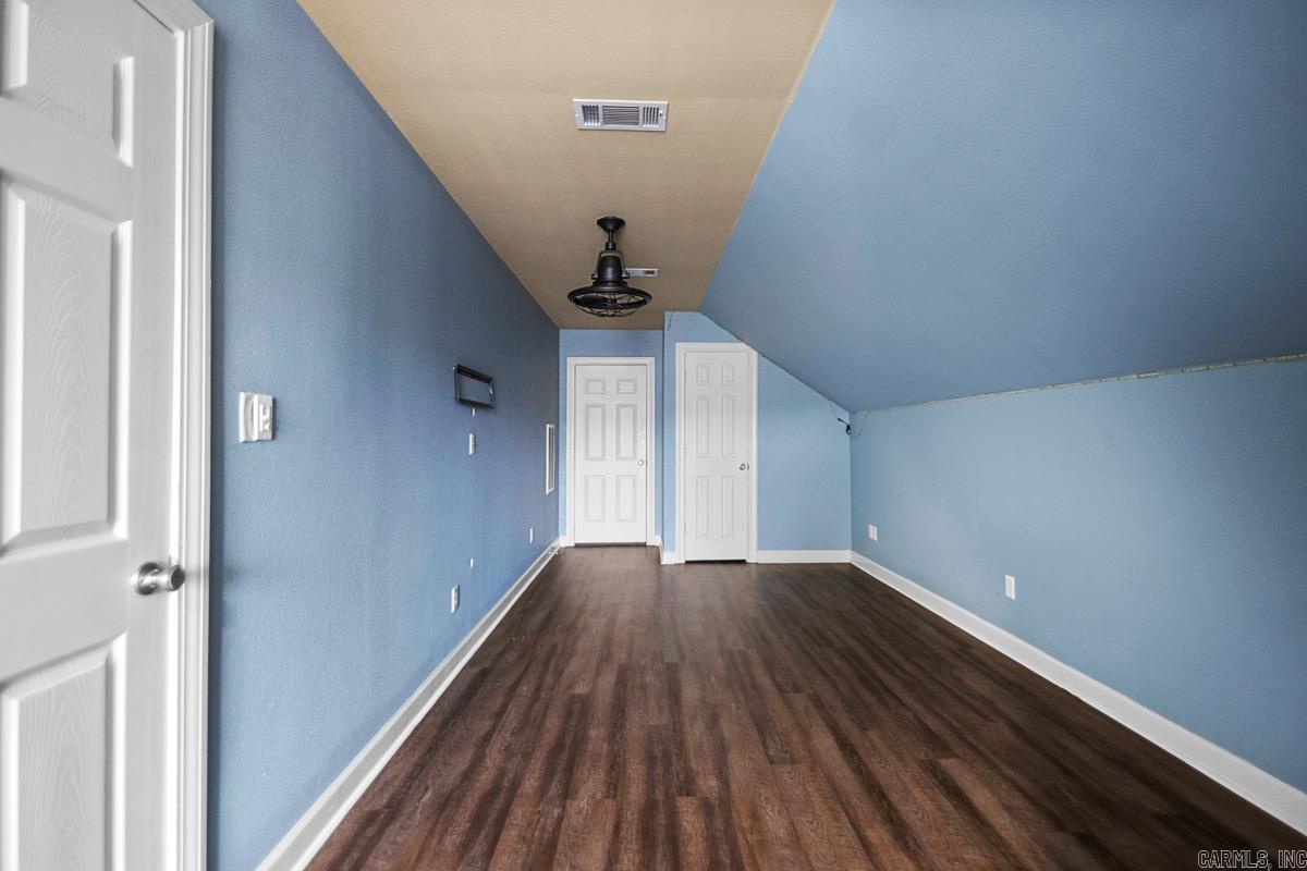 WISTERIA VINEYARD - Residential