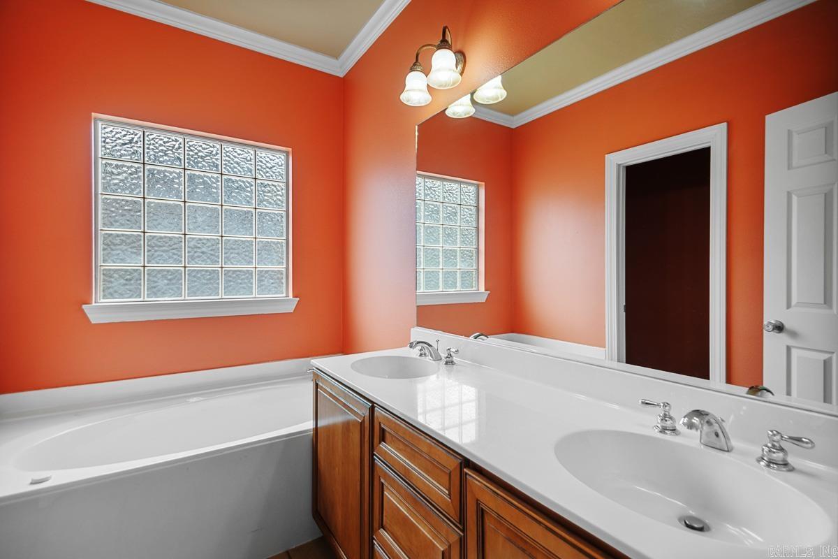 WISTERIA VINEYARD - Residential