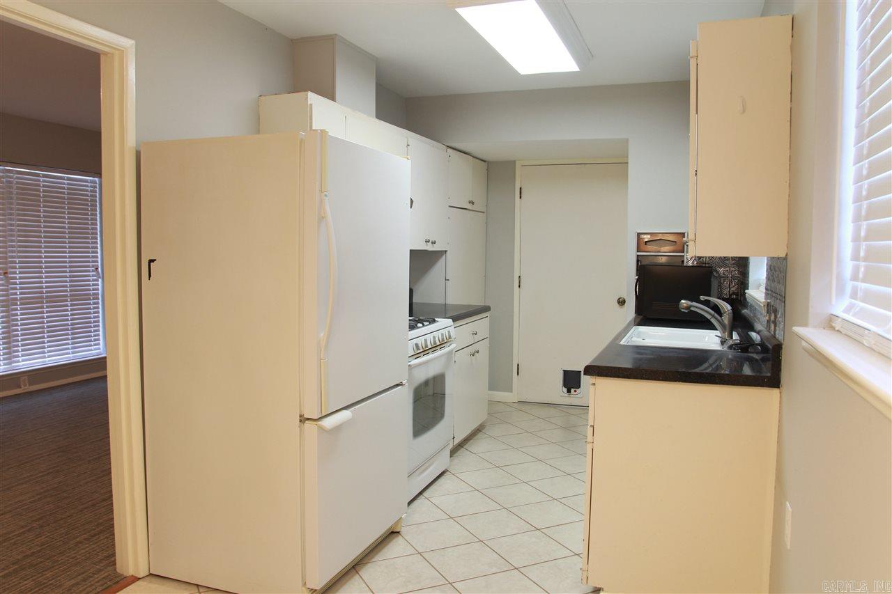 Lessel Estates - Residential Lease