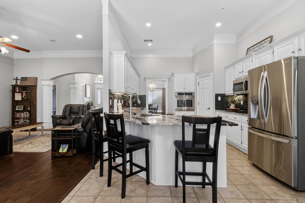 RIVER OAKS POINTE - Residential