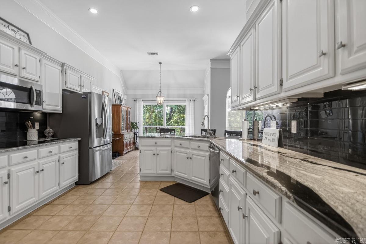 RIVER OAKS POINTE - Residential
