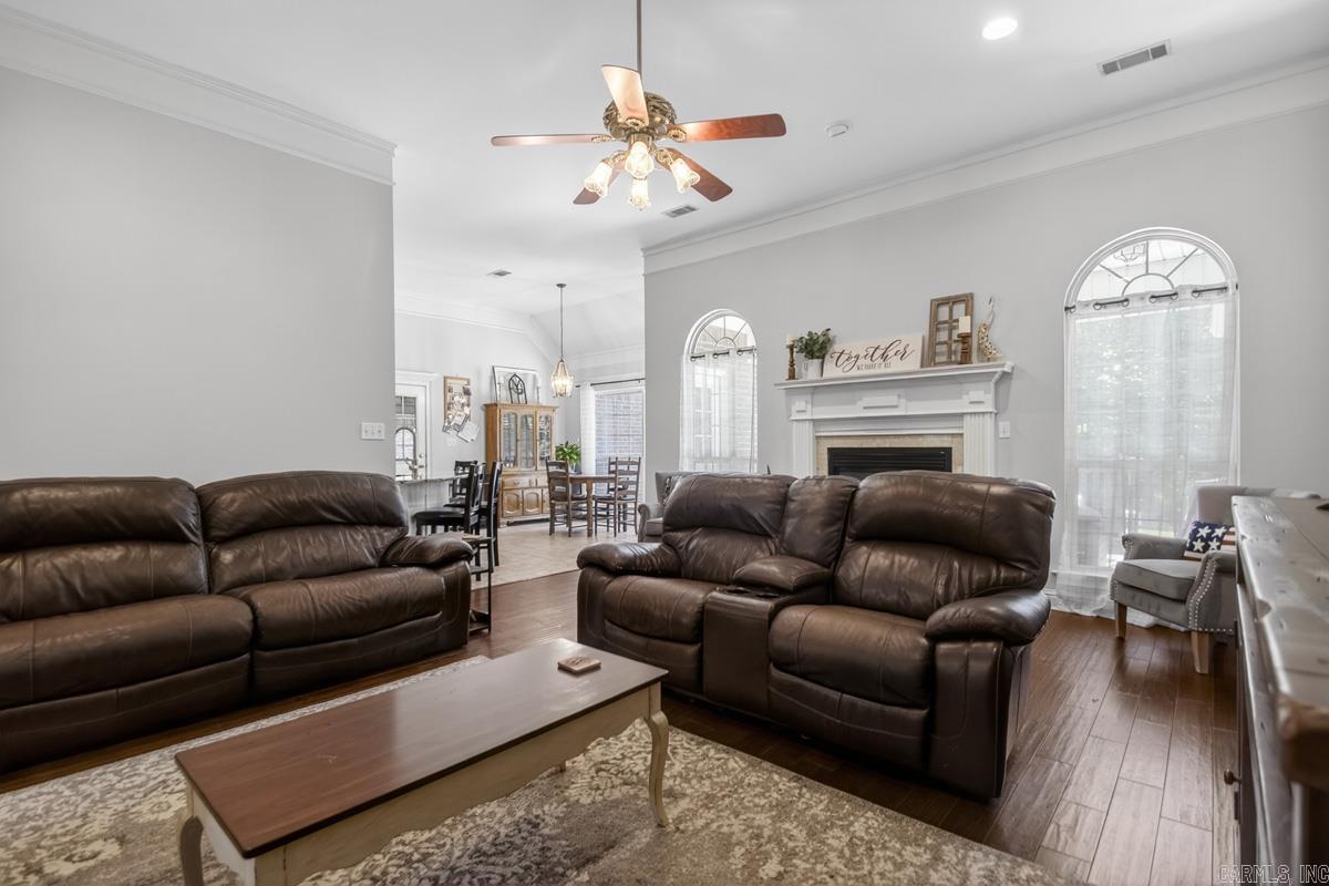 RIVER OAKS POINTE - Residential