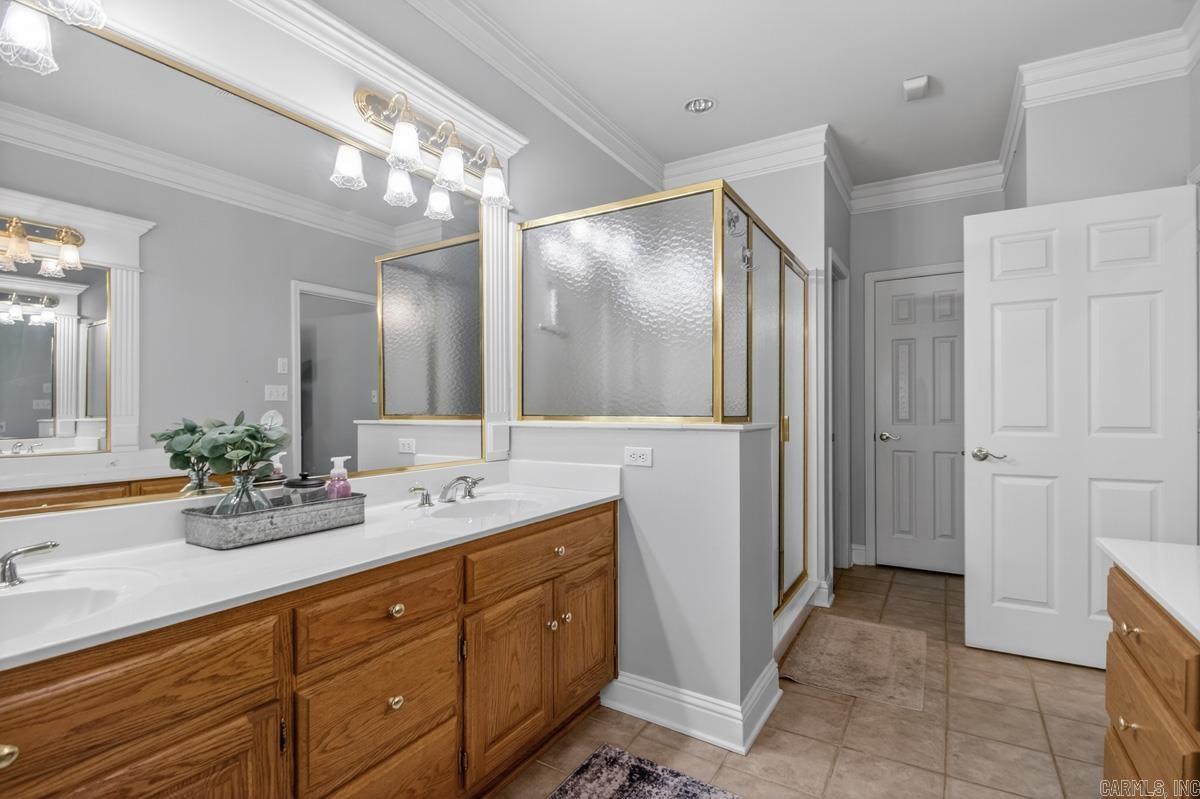 RIVER OAKS POINTE - Residential