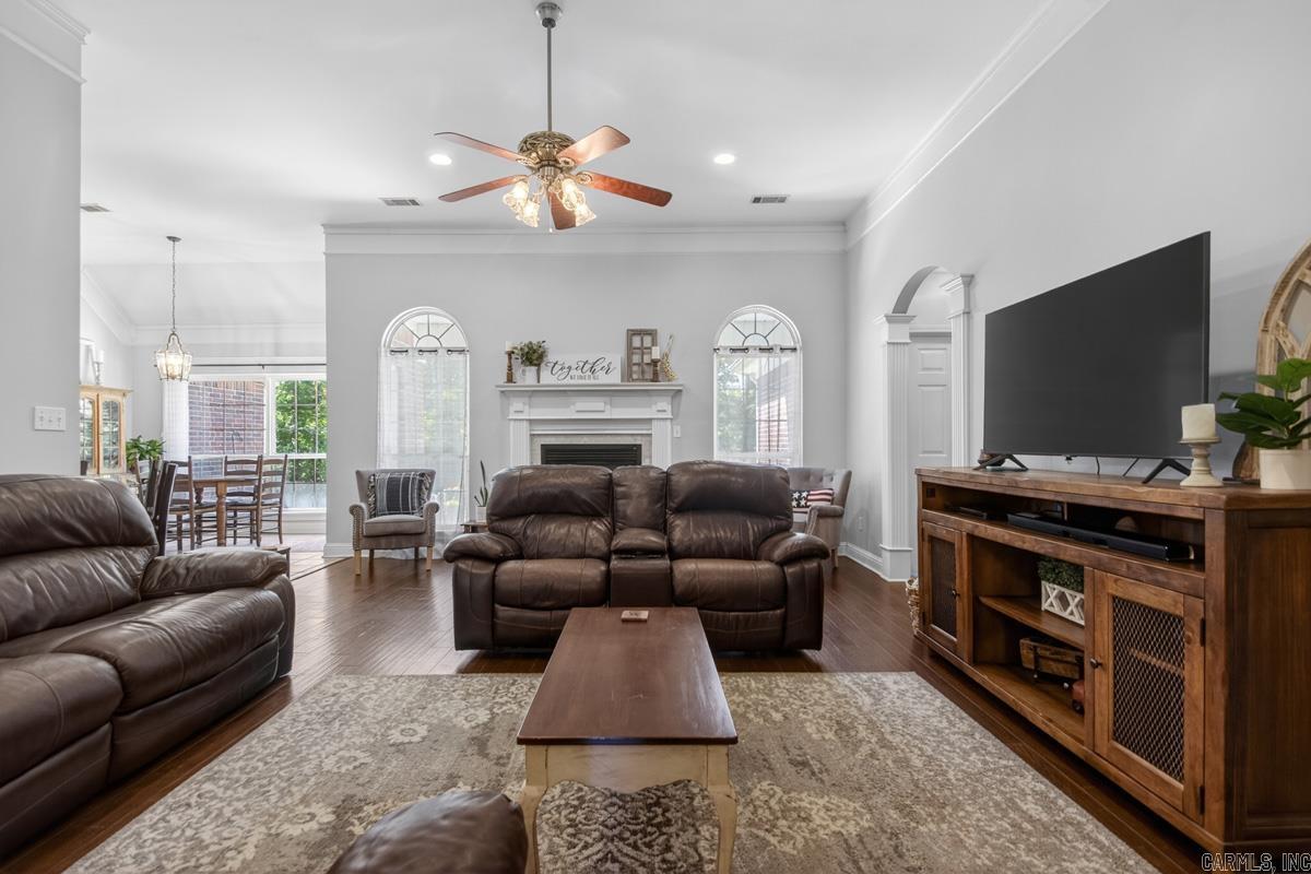 RIVER OAKS POINTE - Residential