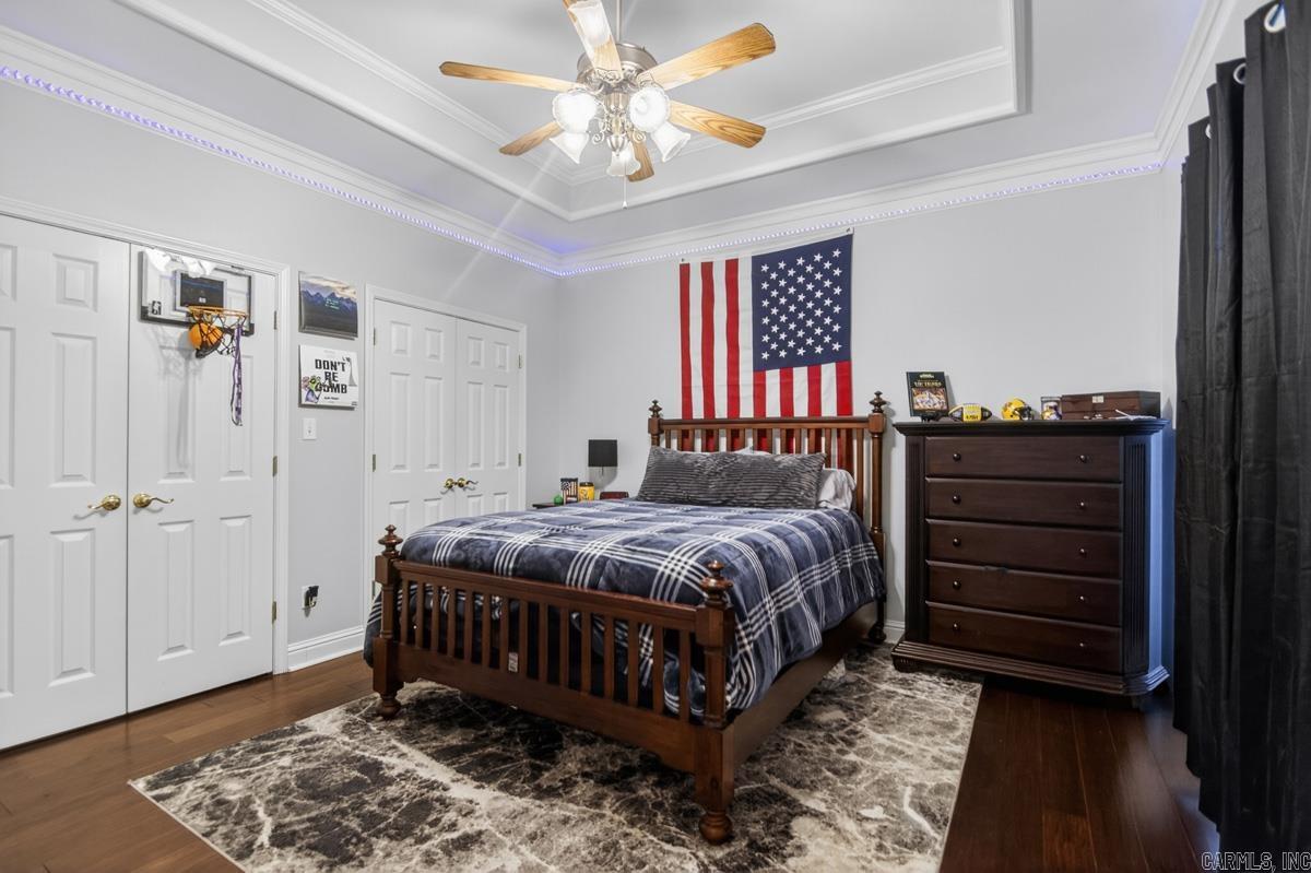 RIVER OAKS POINTE - Residential