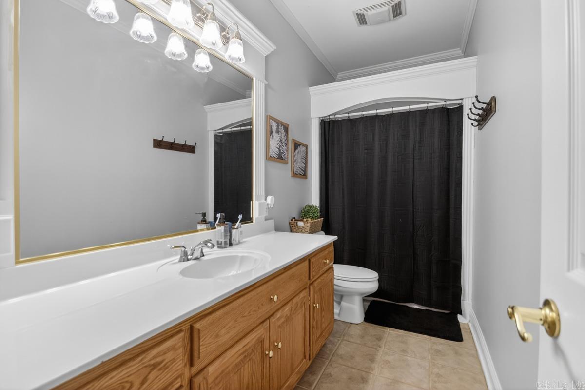 RIVER OAKS POINTE - Residential