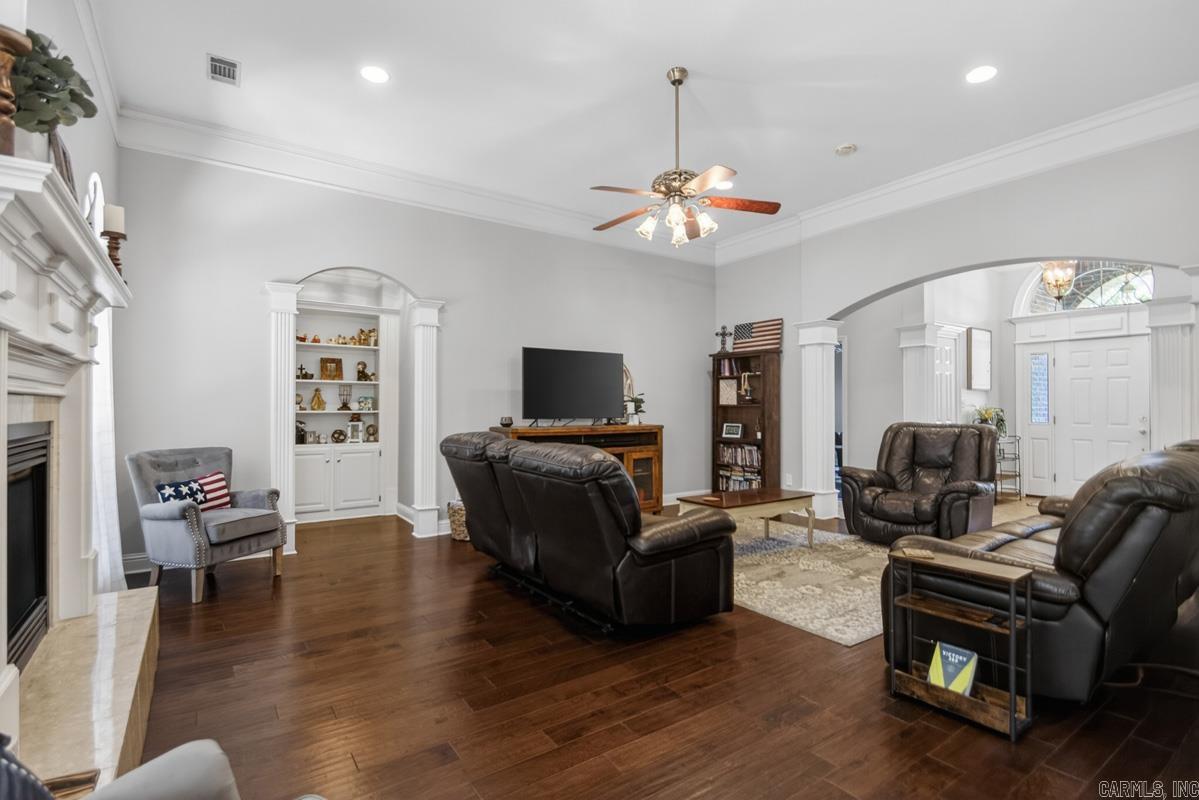 RIVER OAKS POINTE - Residential