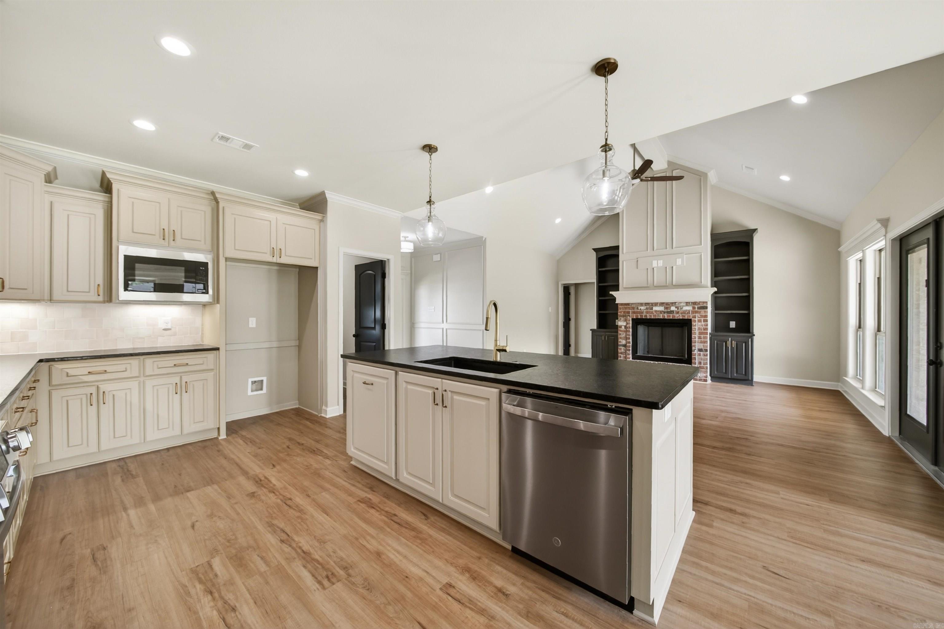 MOUNT TABOR ESTATES - Residential