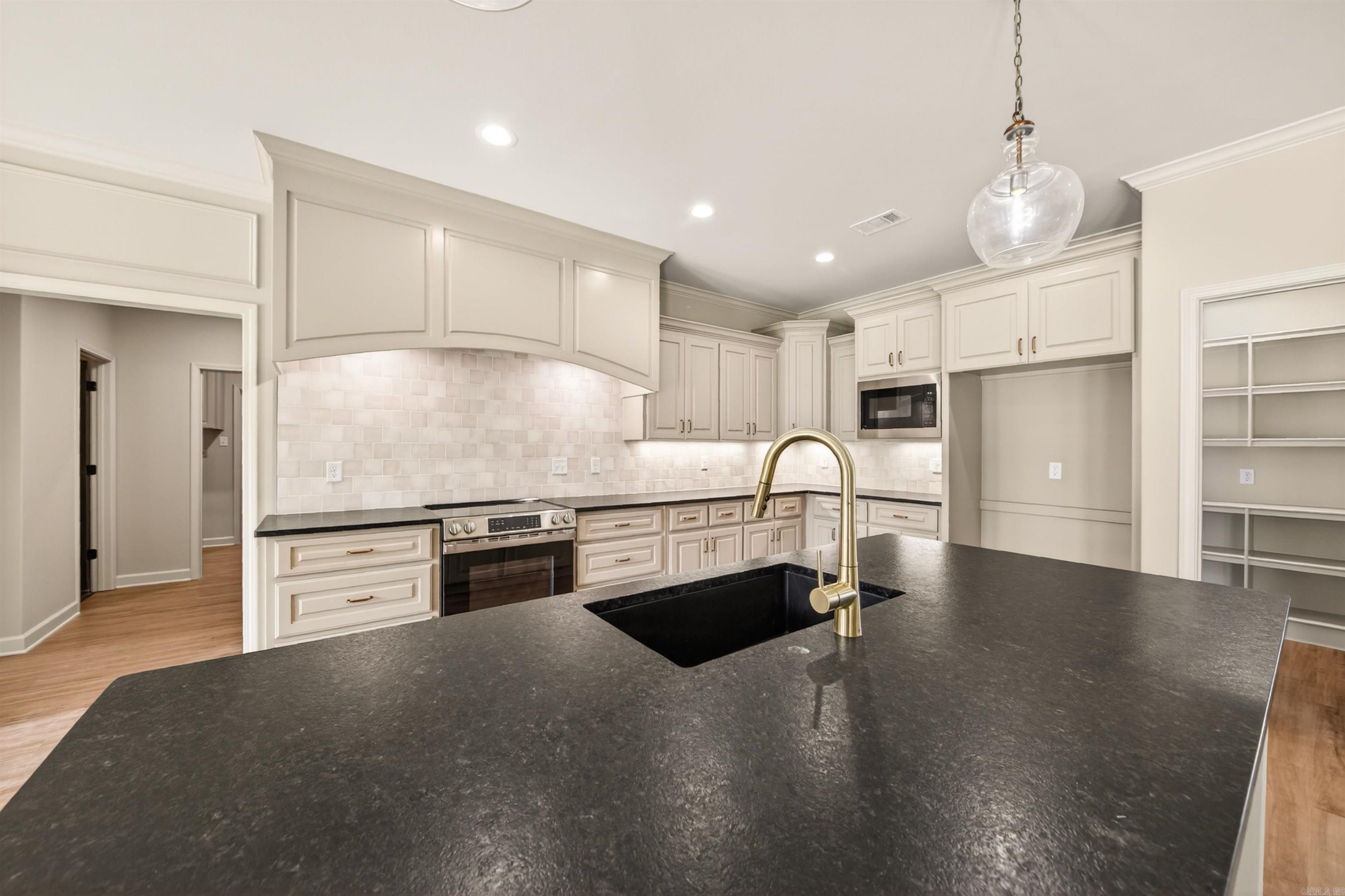 MOUNT TABOR ESTATES - Residential