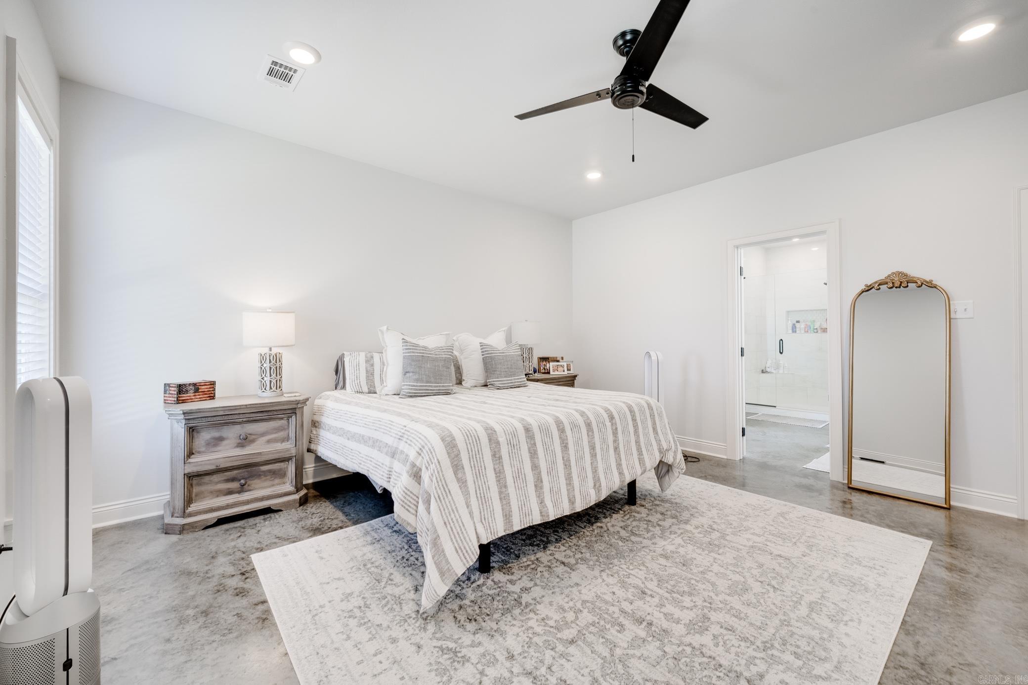 ROBYNMAR - Residential