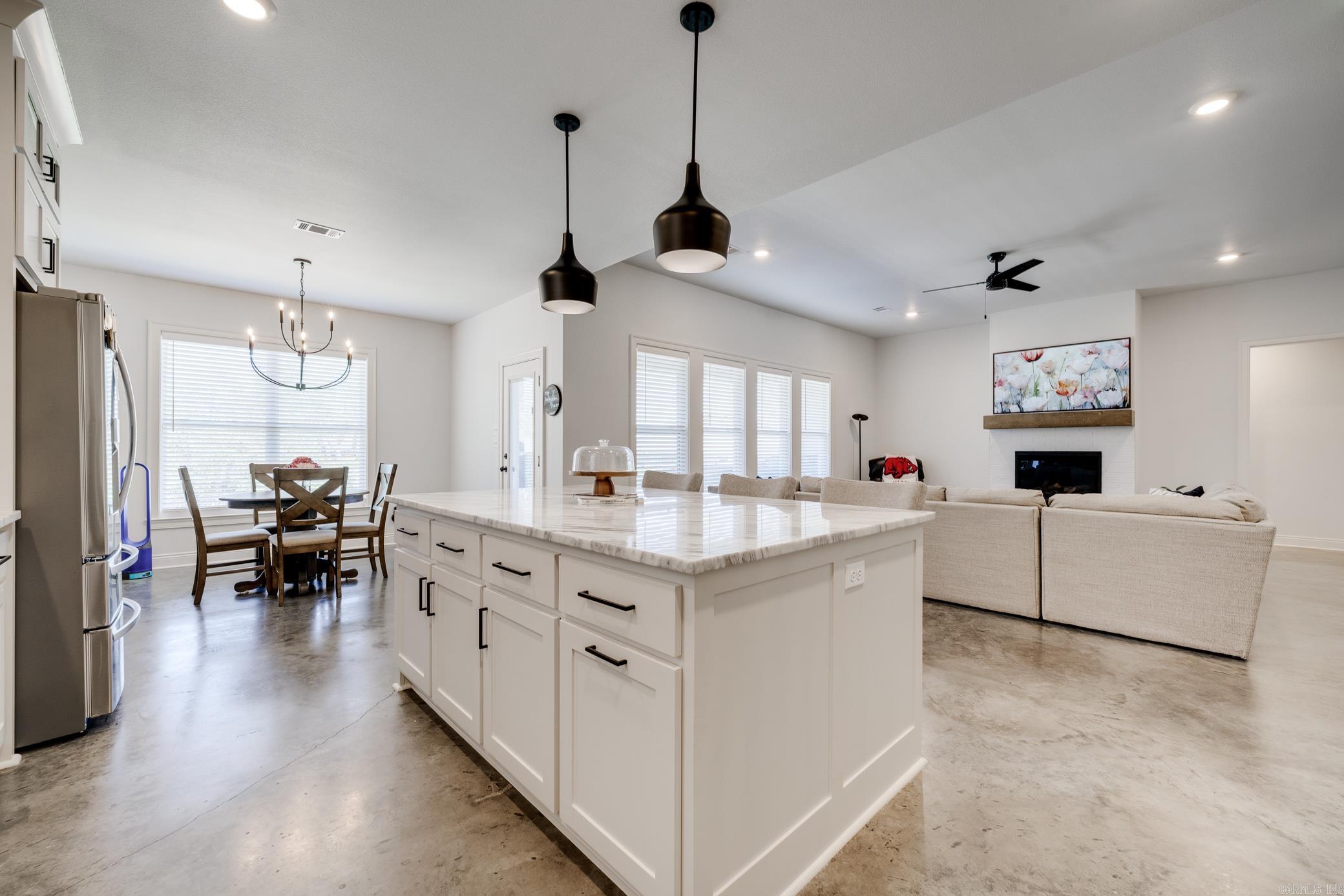 ROBYNMAR - Residential