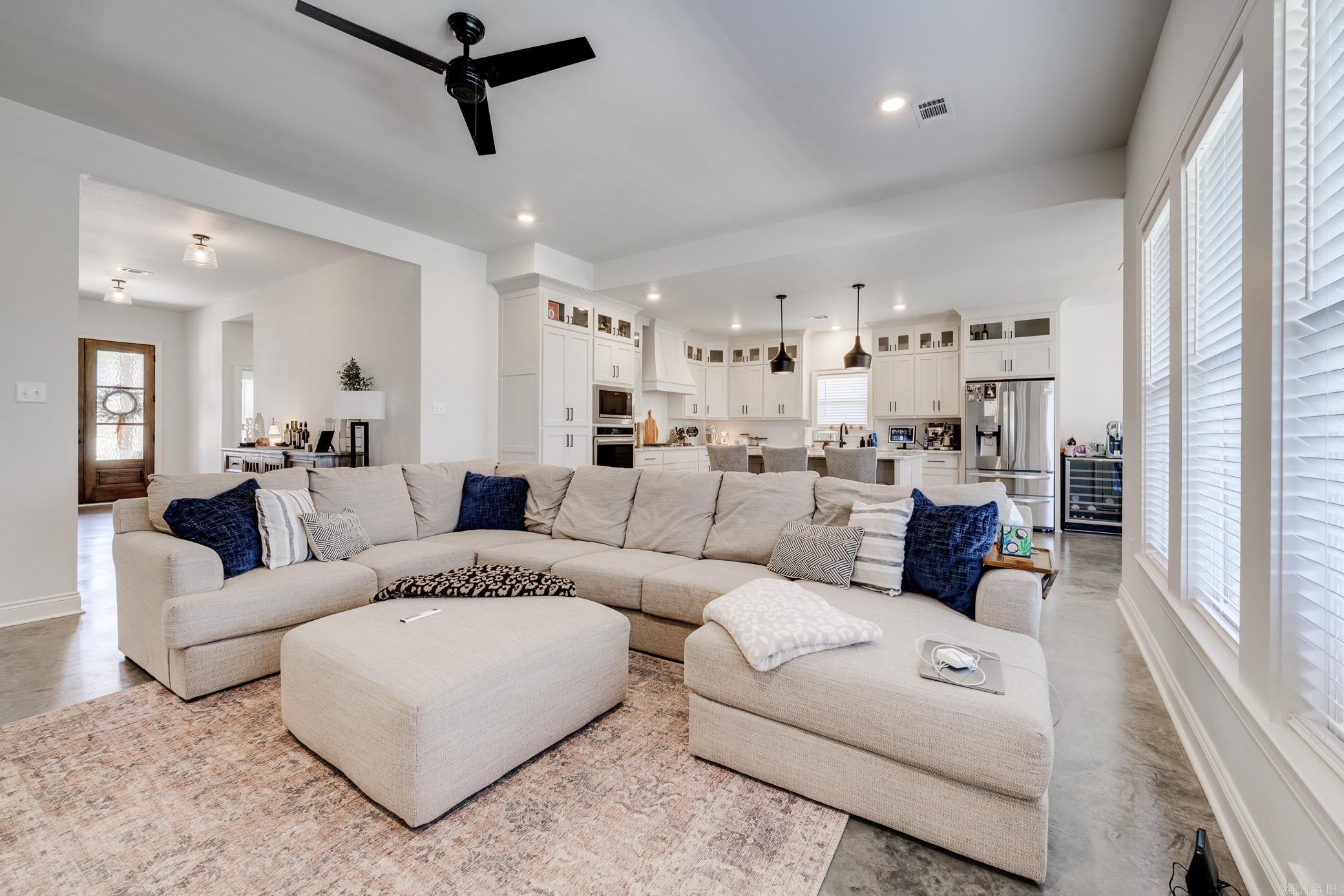 ROBYNMAR - Residential