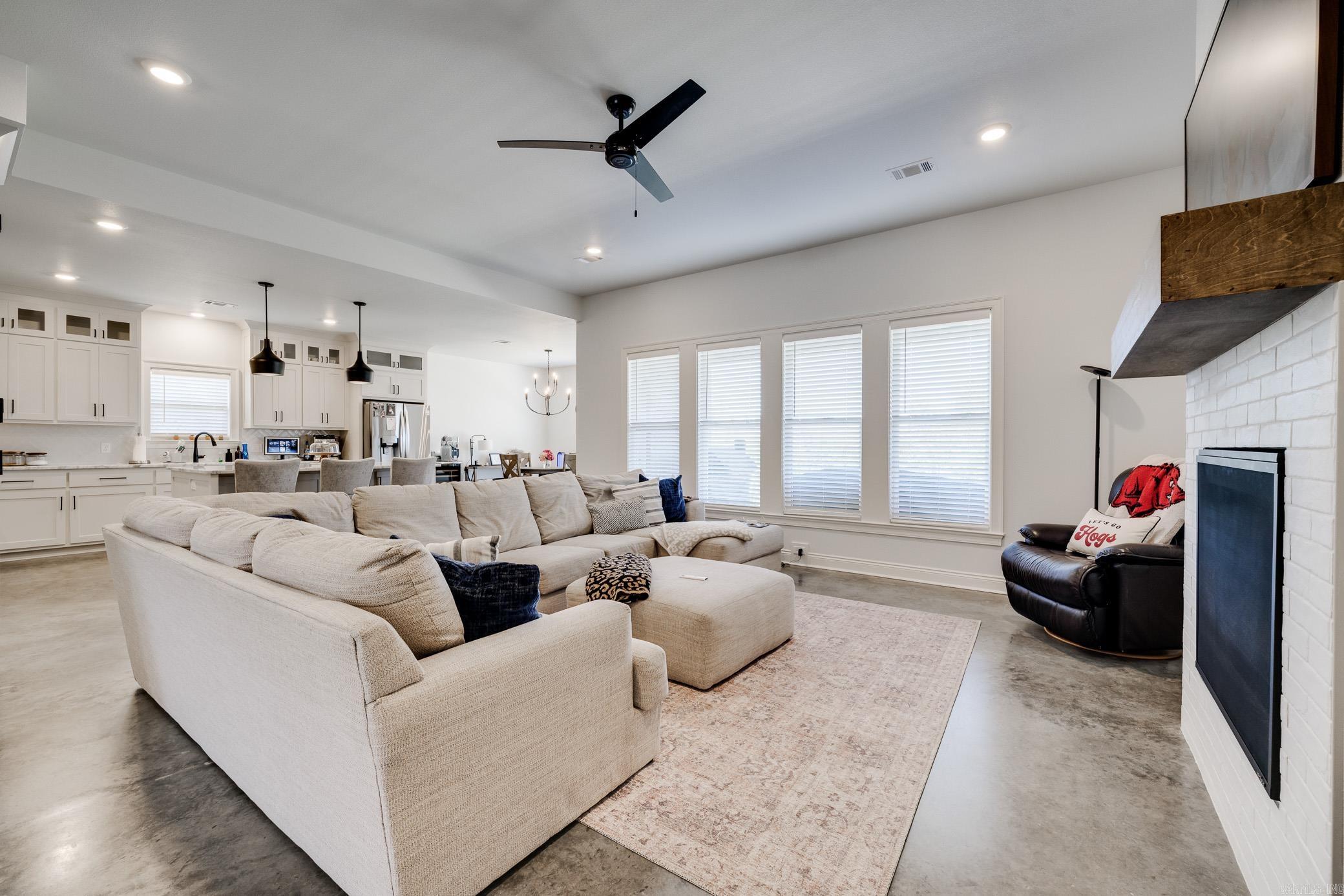 ROBYNMAR - Residential