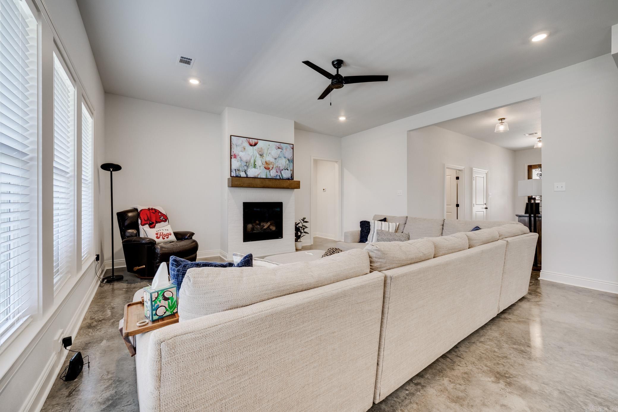 ROBYNMAR - Residential