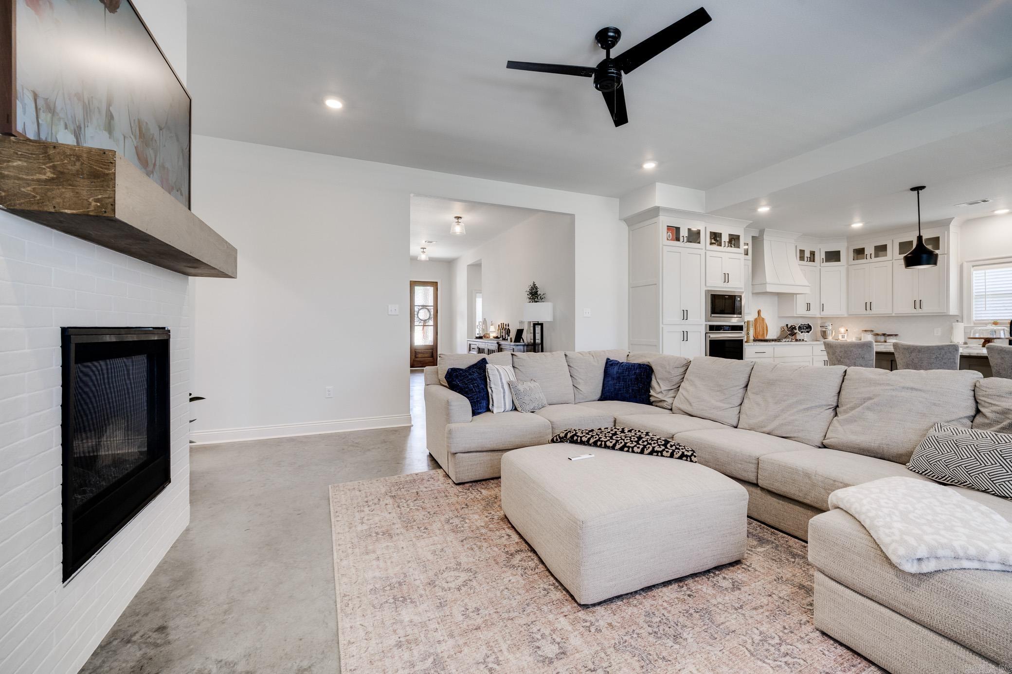 ROBYNMAR - Residential