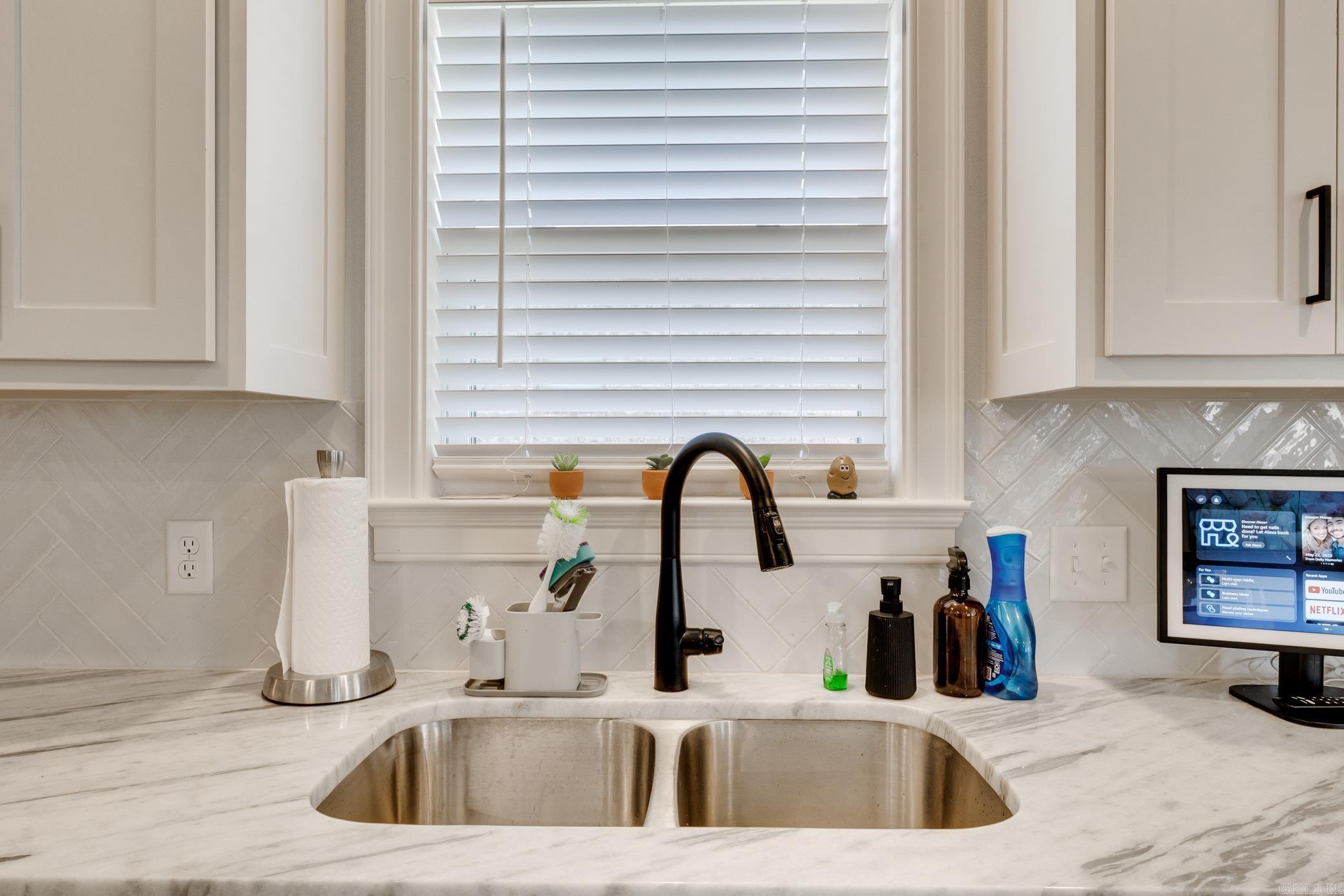 ROBYNMAR - Residential