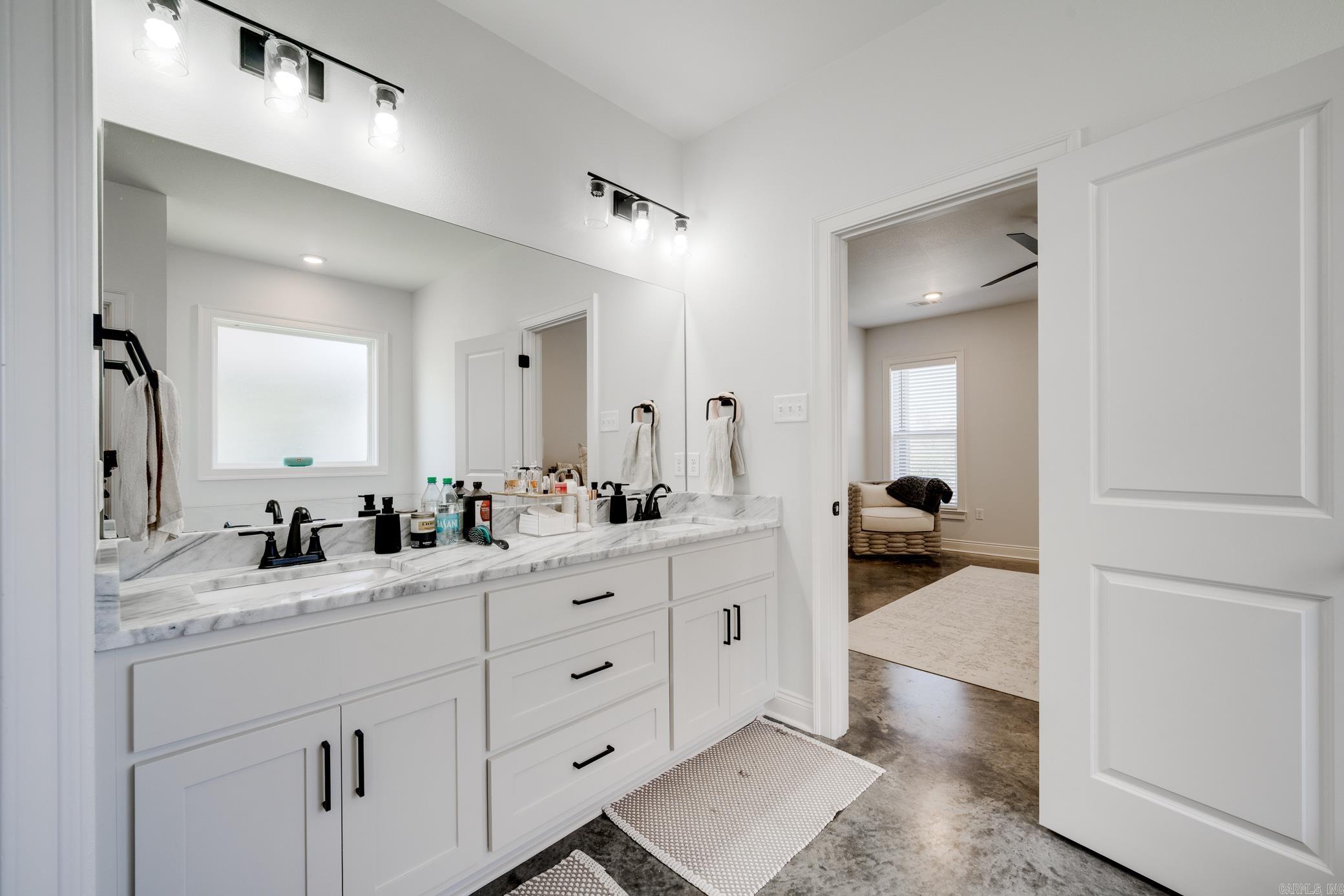 ROBYNMAR - Residential