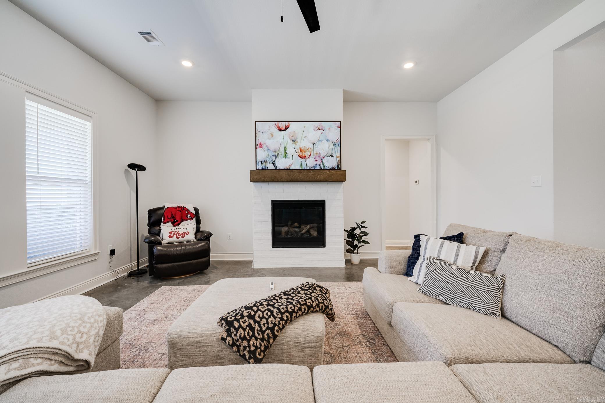 ROBYNMAR - Residential