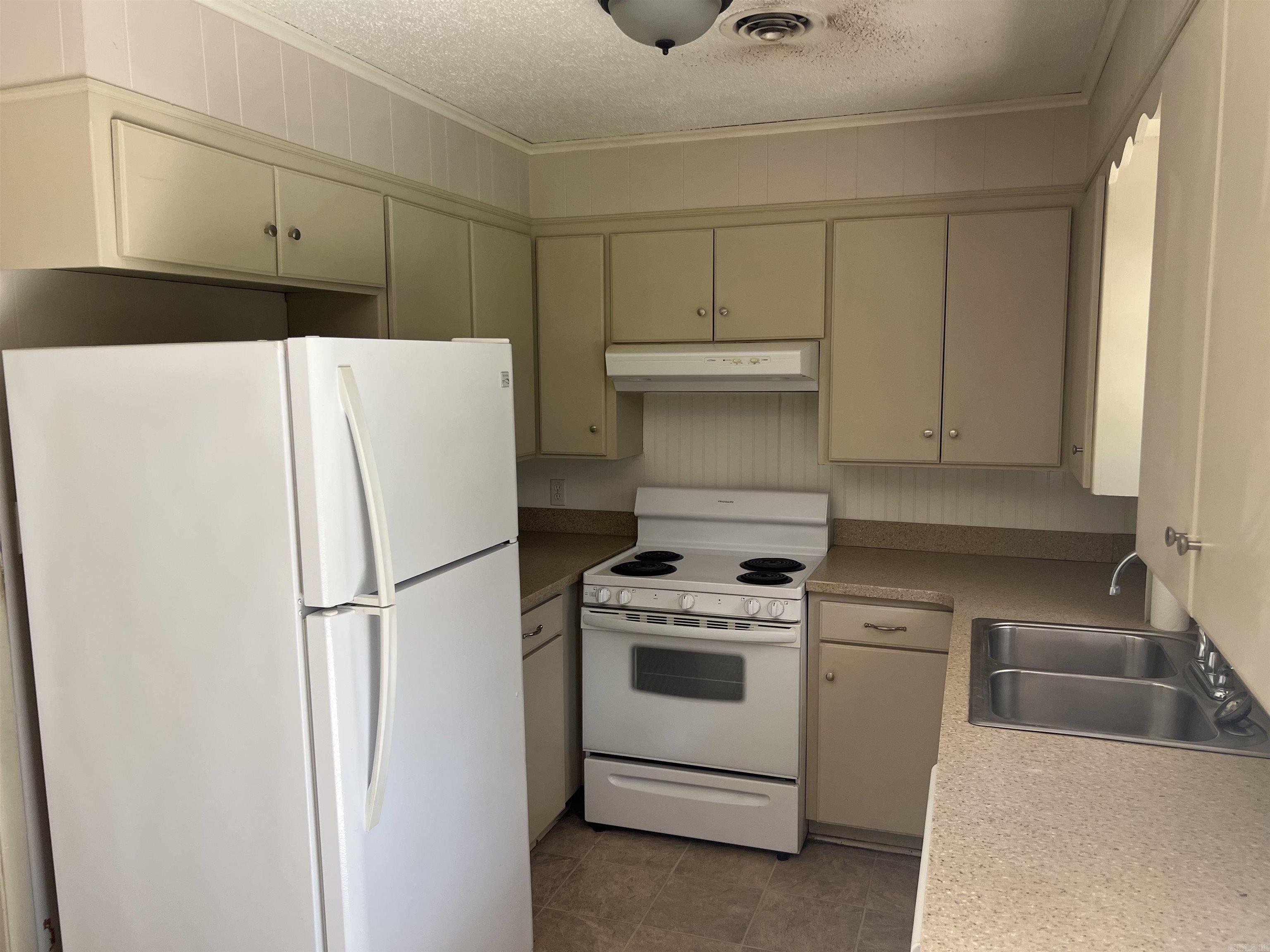 HILLS ADDN - Residential