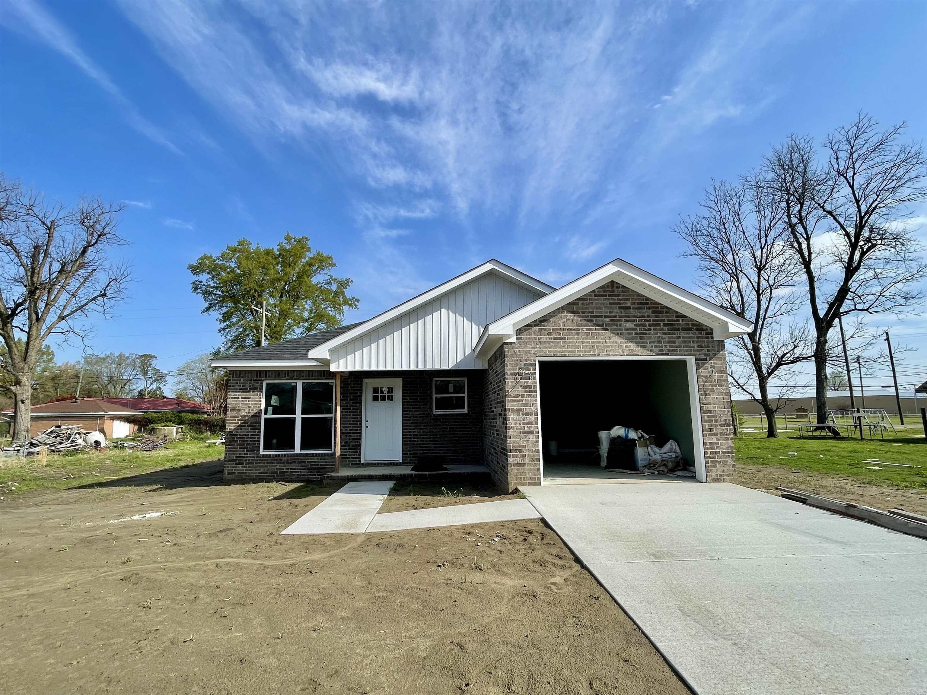 POINSETT LUMBER & MFG CO 4TH - Residential