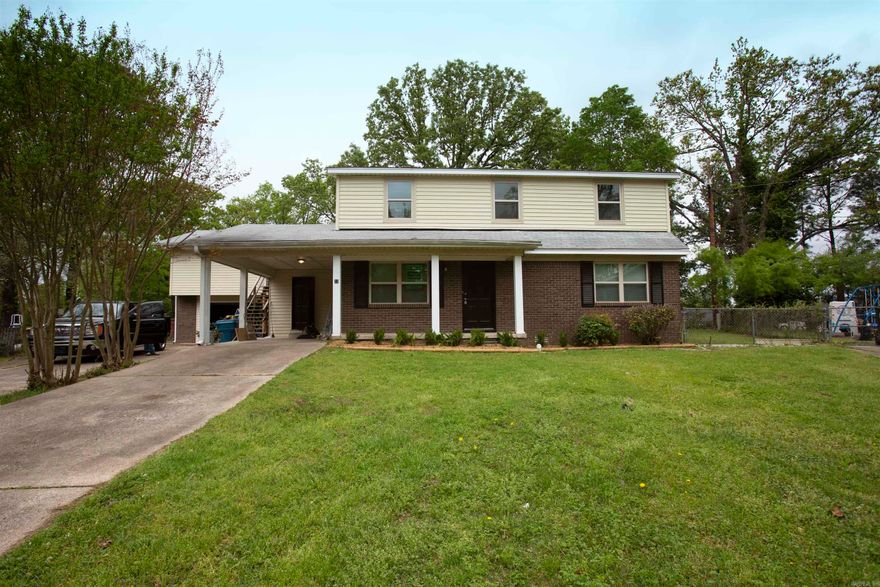 4bd/2ba home in Southwest Little Rock. Beautiful hardwood floors in the spacious living room. Large yard that is perfect for kids or pets. Has addition apartment space upstairs of the garage that can be used as a guest house or a rental for extra income. Tenant occupied, 24-hour notice required for showings. Monday-Friday showings only. Any offer needs to have the following verbiage included "buyer is aware there is a lease in place and agree to the lease terms".