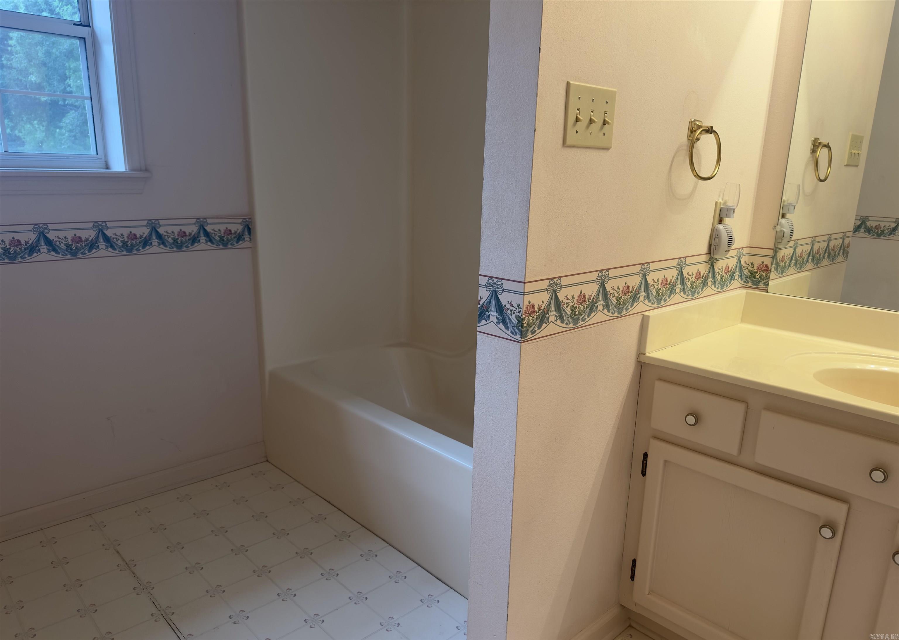 CHARLESTOWNE - Residential