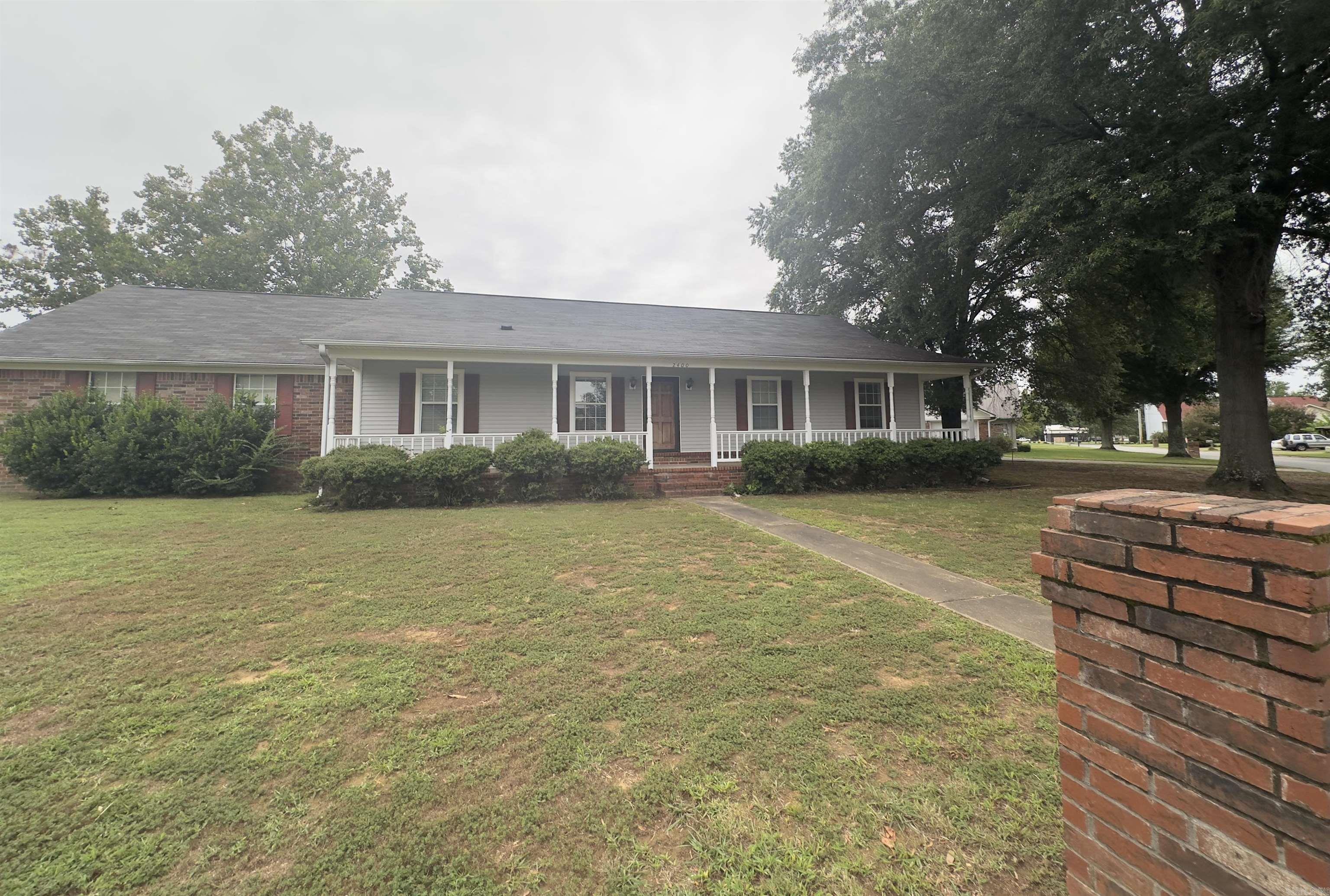 CHARLESTOWNE - Residential