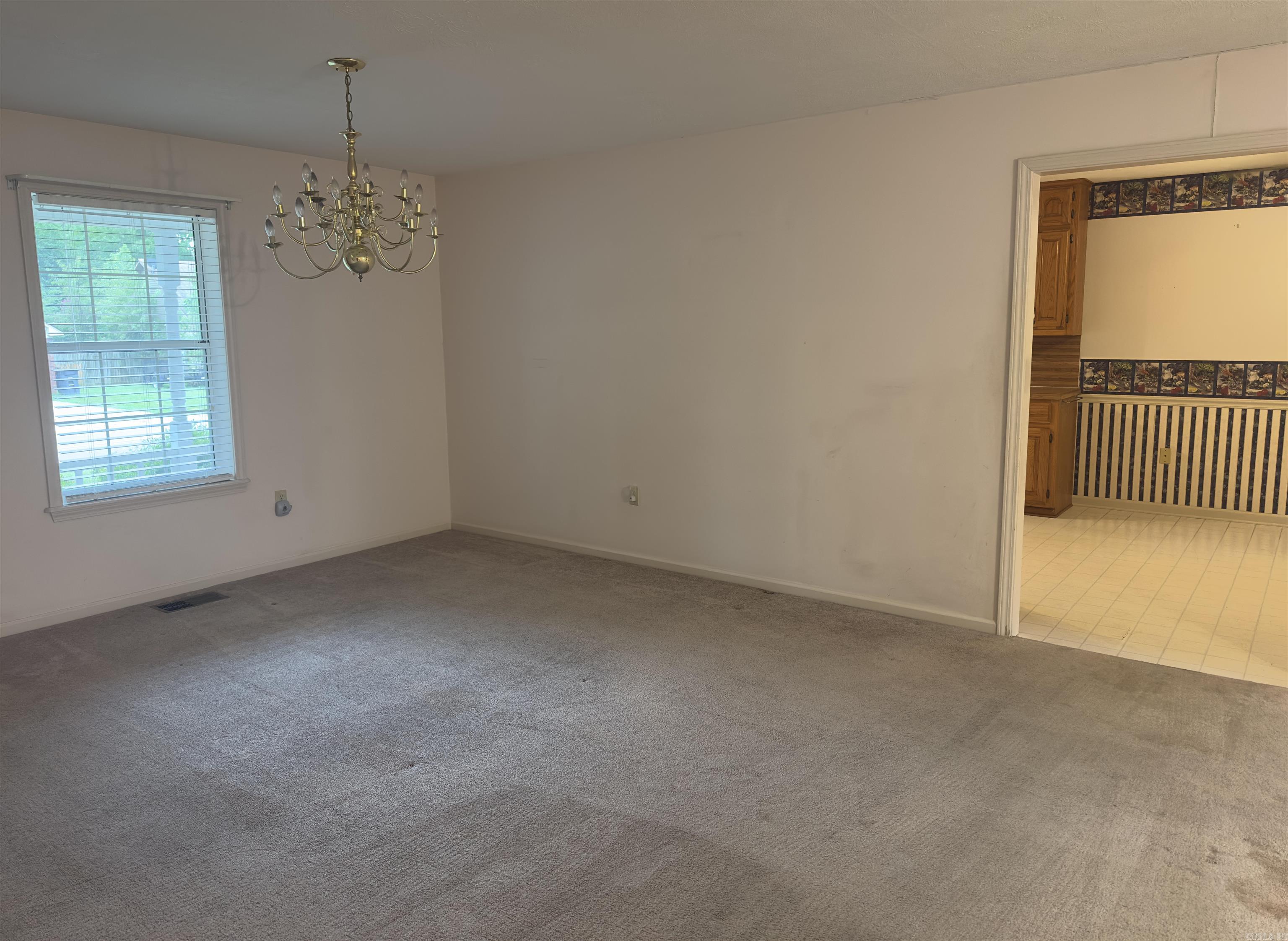 CHARLESTOWNE - Residential
